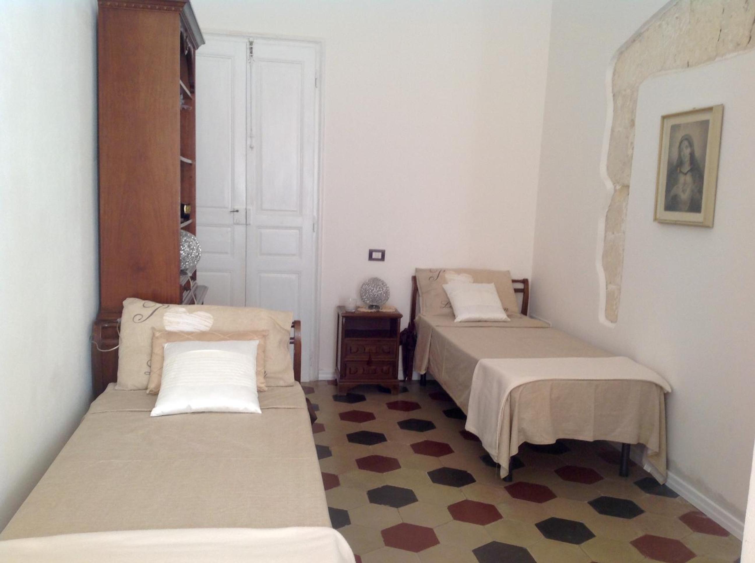 Twin Room with Bathroom