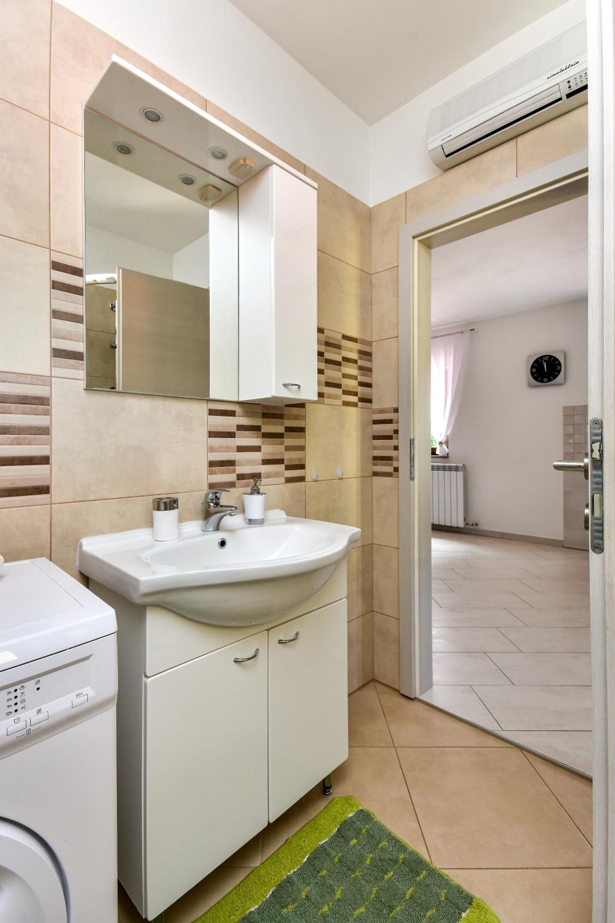 Apartment - Photo 41