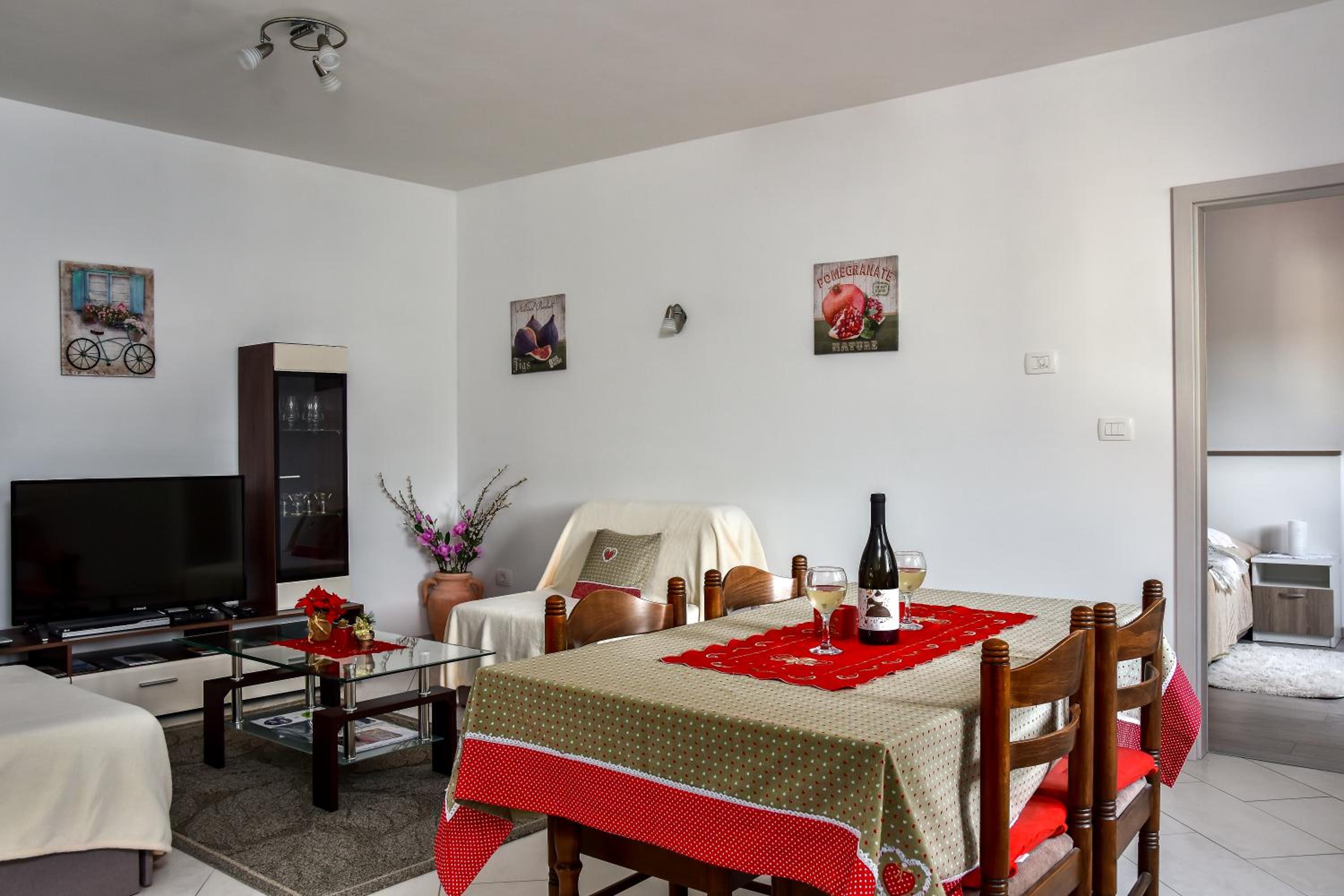 Apartment - Photo 36