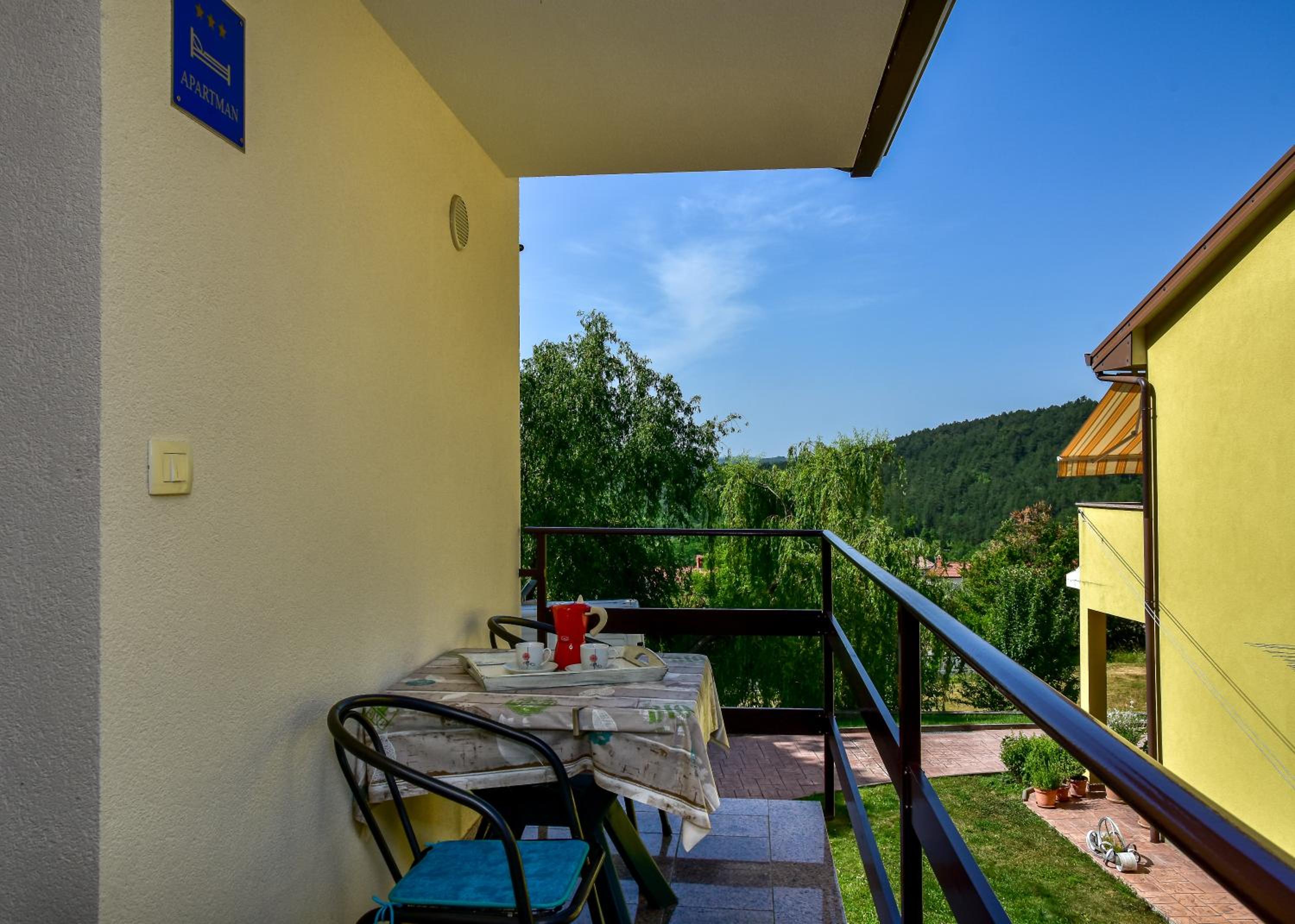 Apartment - Photo 33