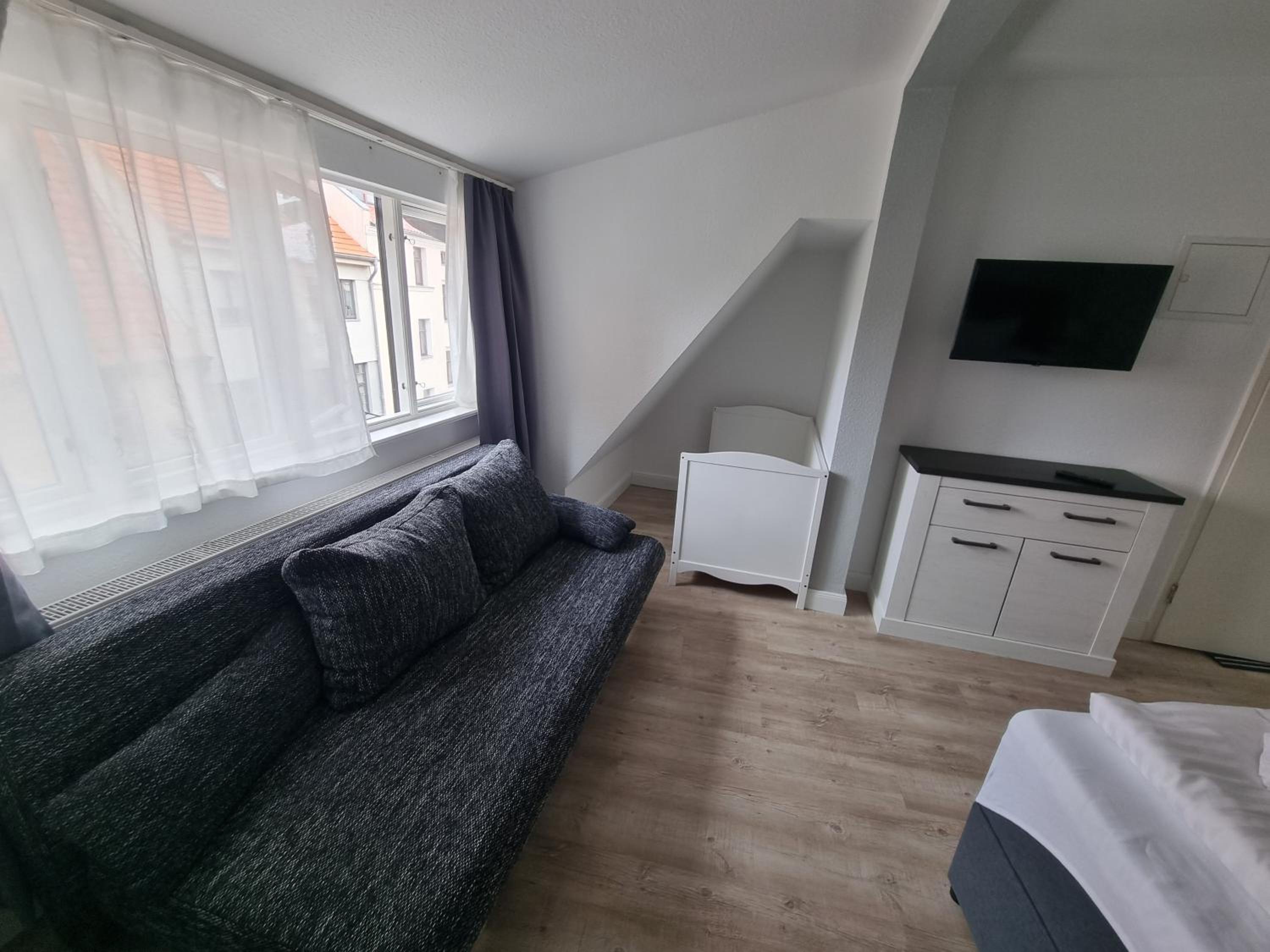 Apartment 5 photo 2