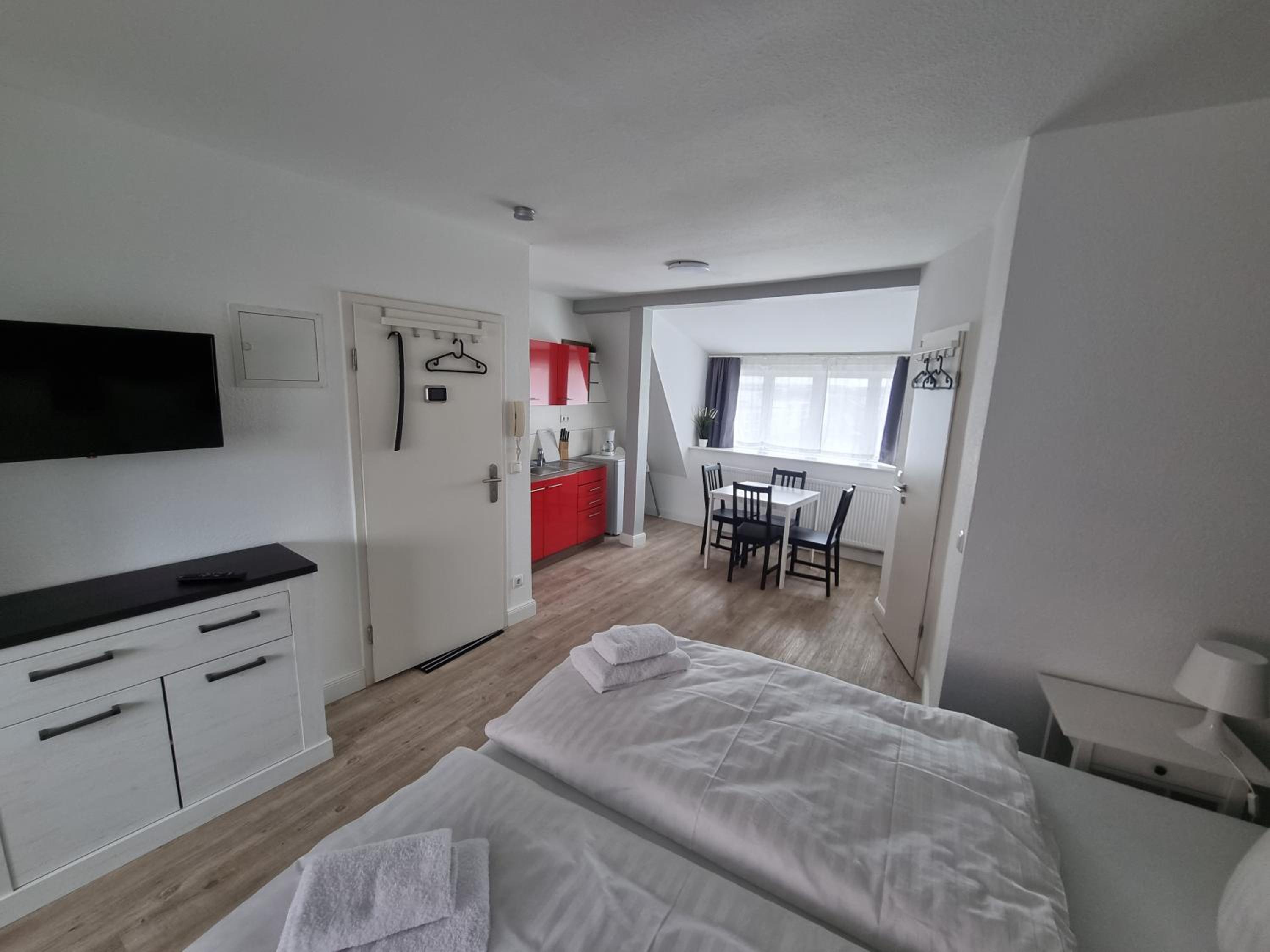 Apartment 5 photo 3