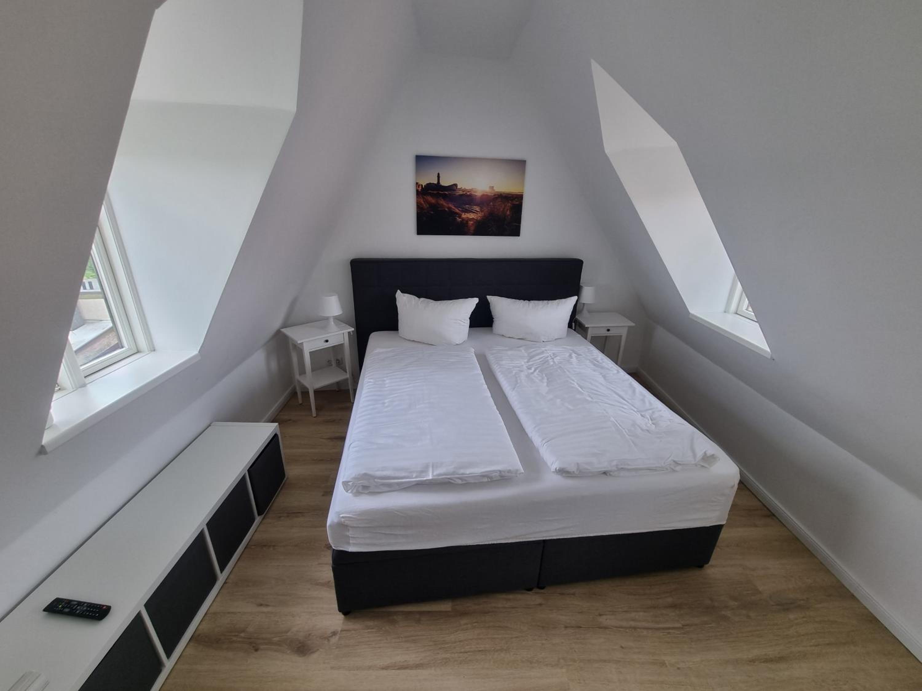Apartment 6 photo 1
