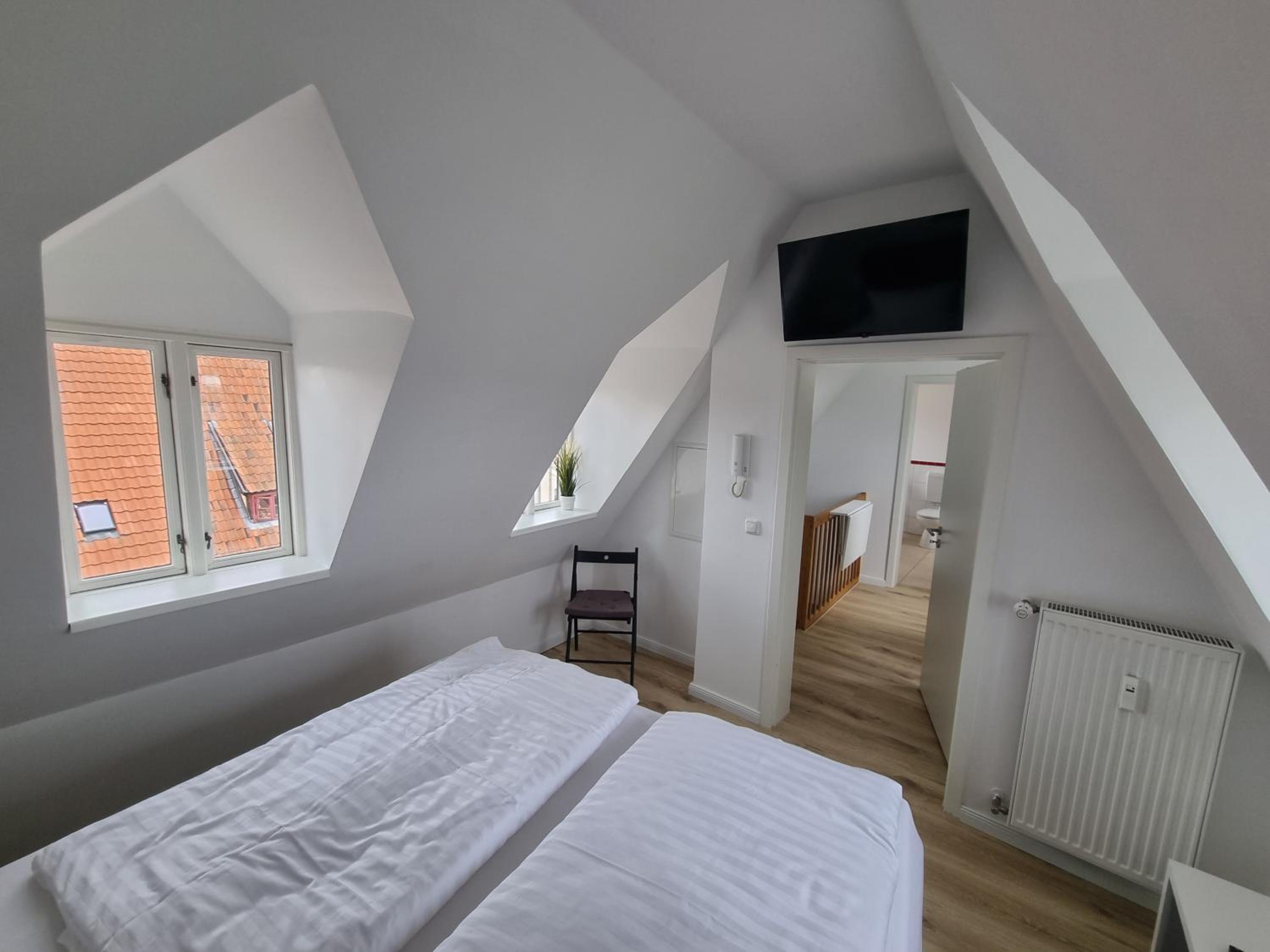 Apartment 6 photo 2