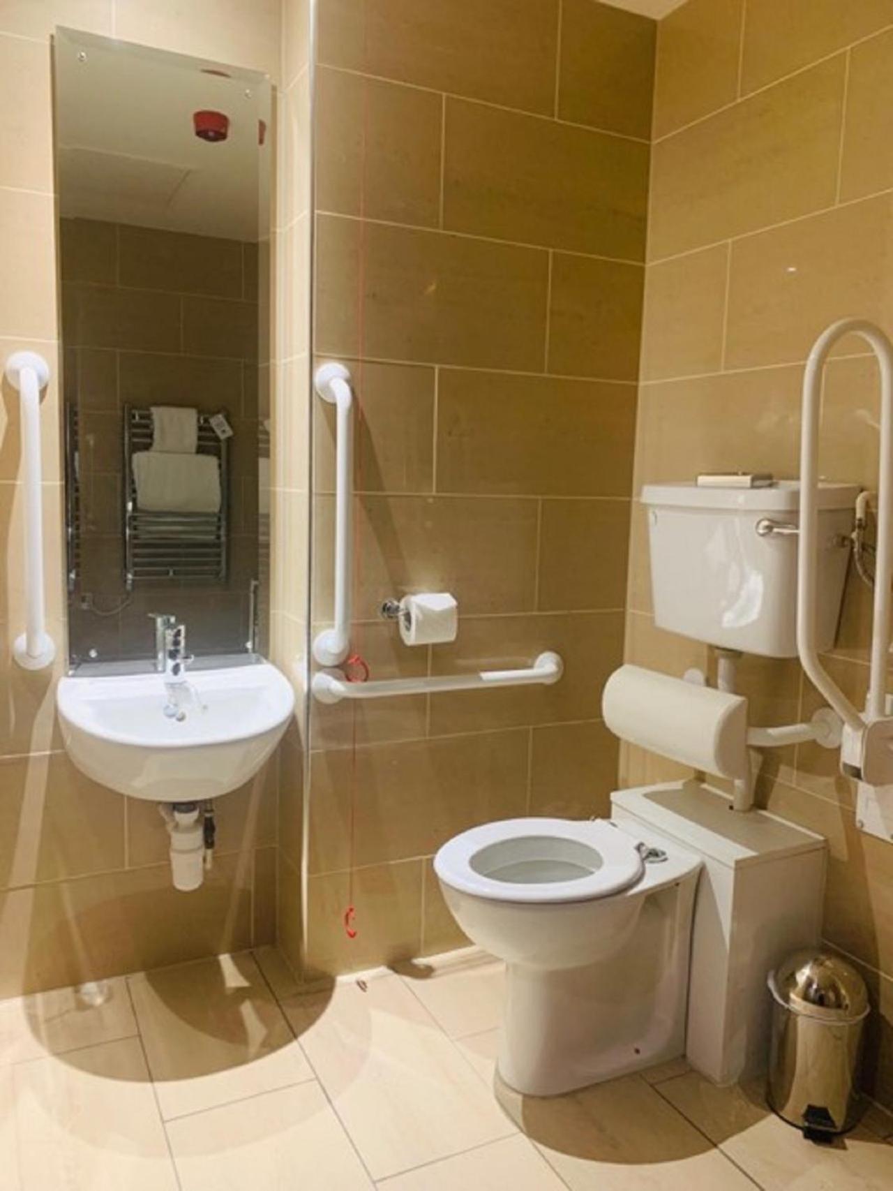 Double Room - Disability Access - Photo 3