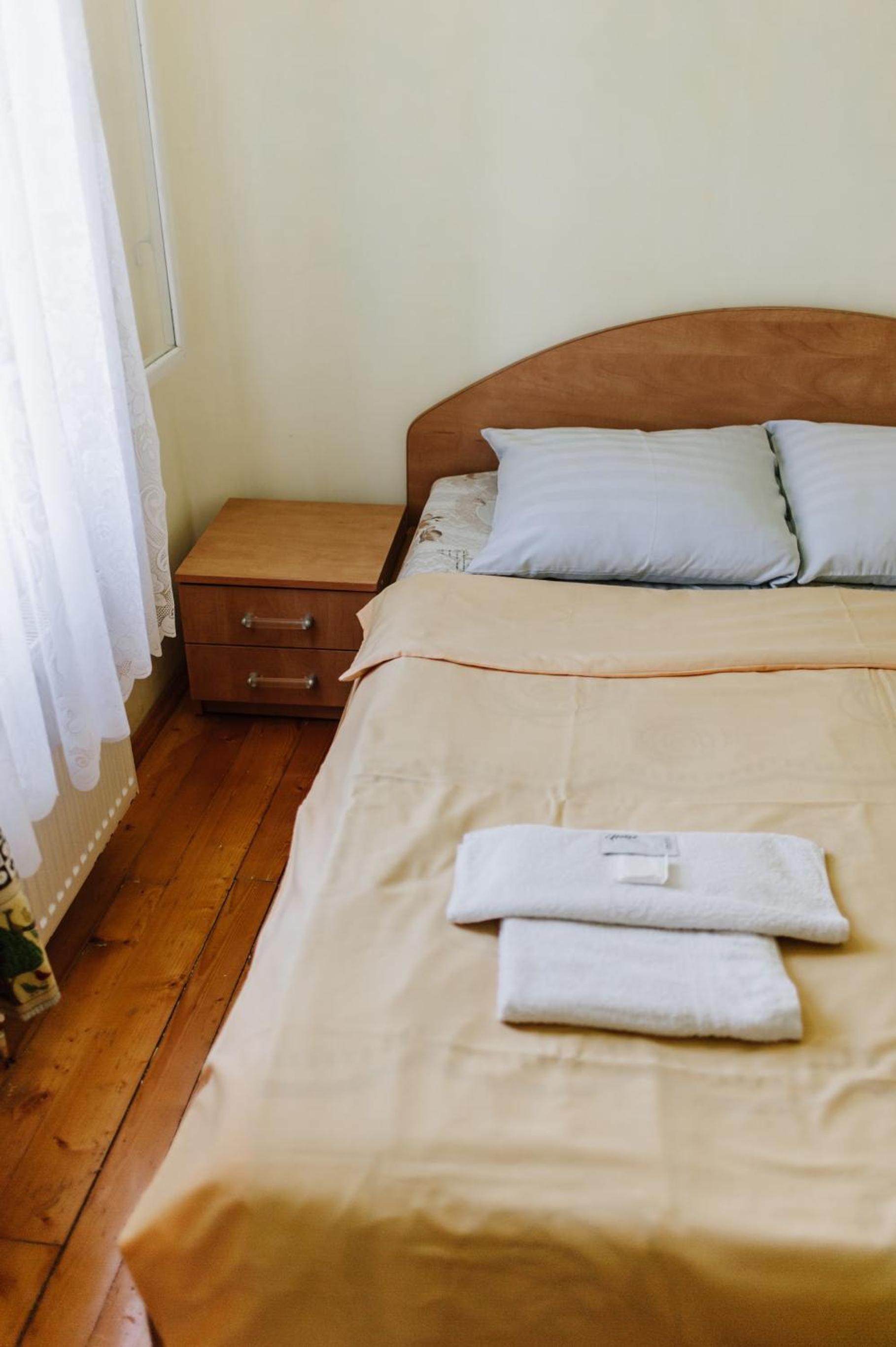 Economy Double Room with Shared Bathroom photo 1