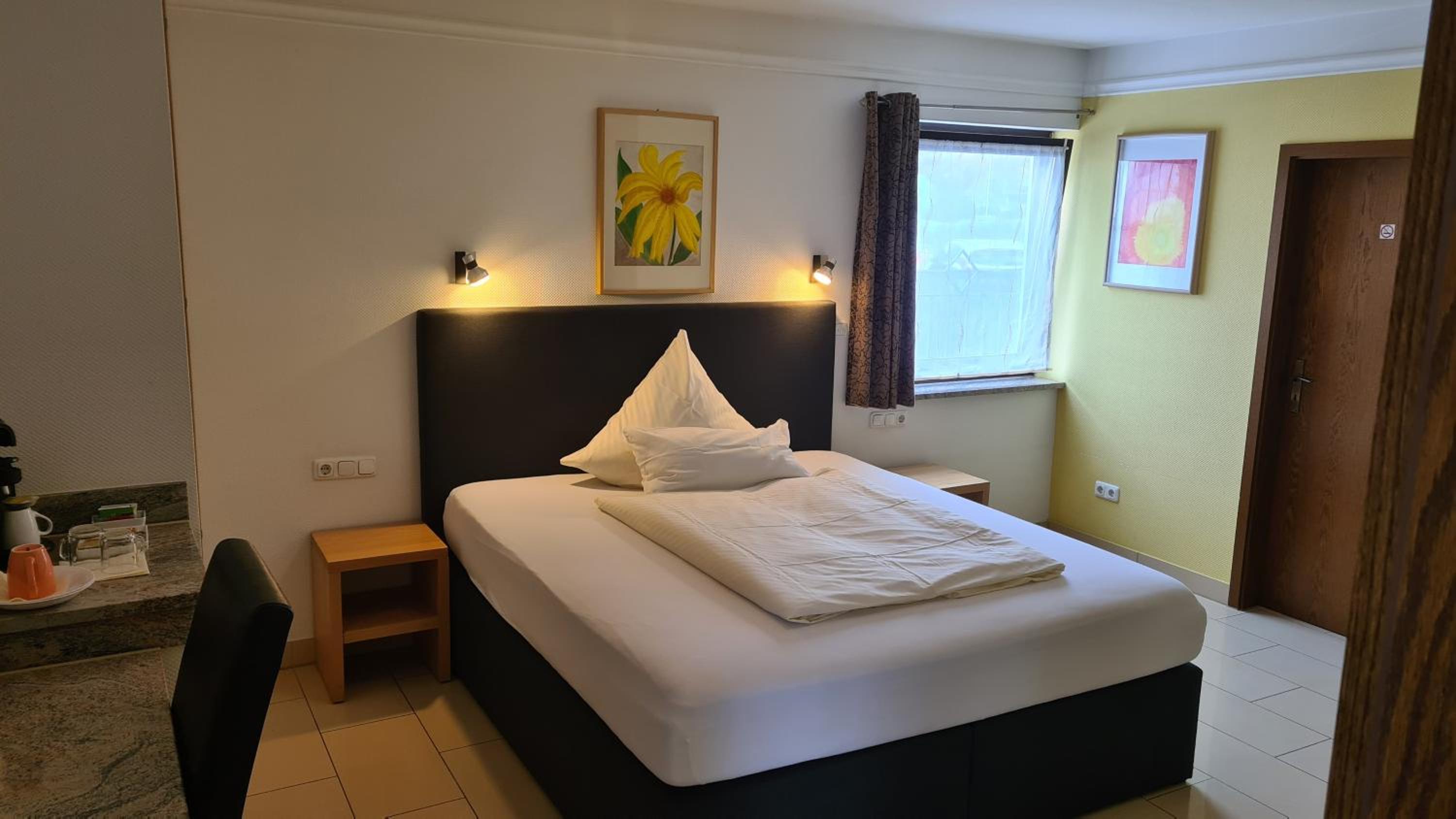 Standard Double Room - Photo 2