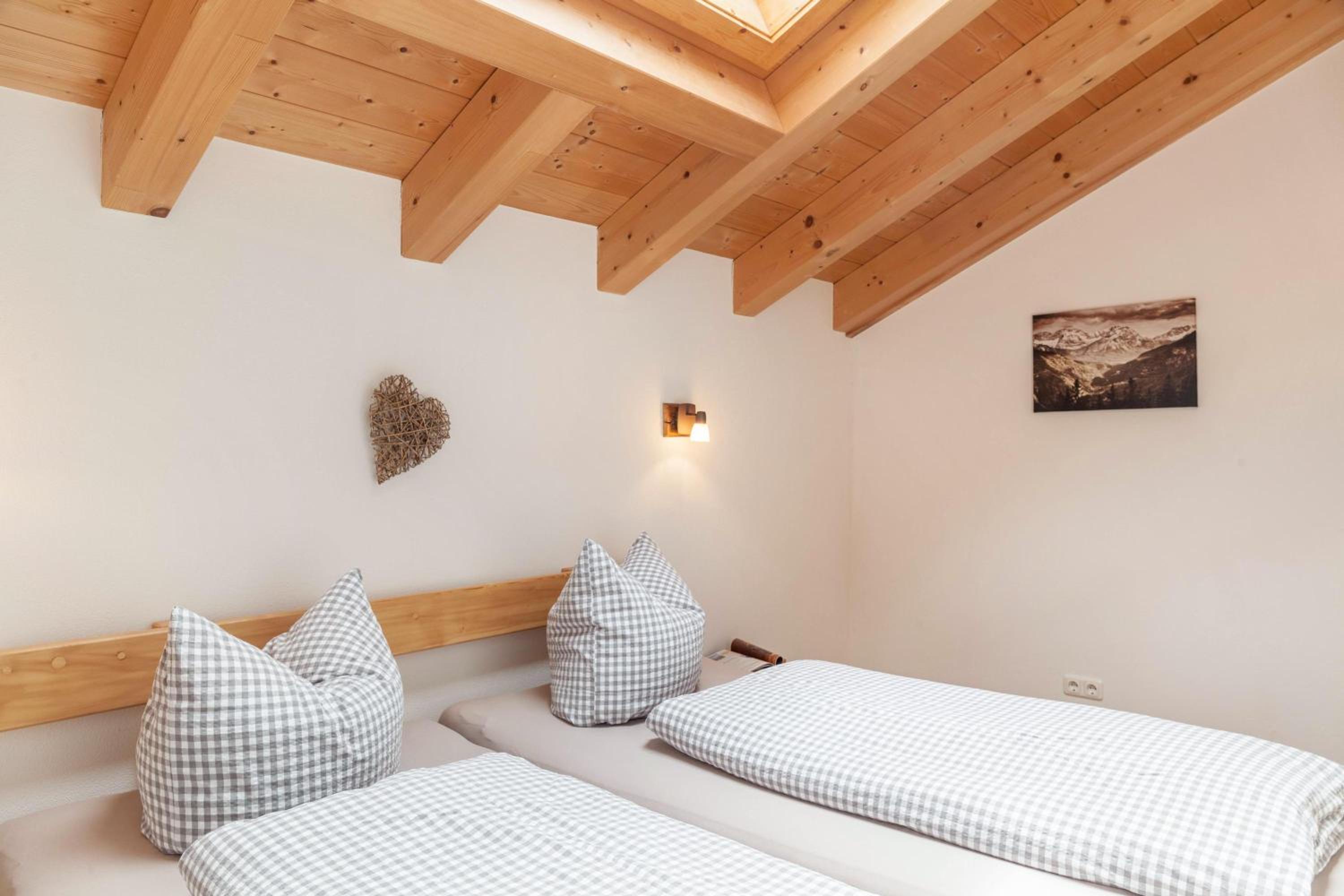 Two-Bedroom Deluxe Apartment with Balcony photo 3