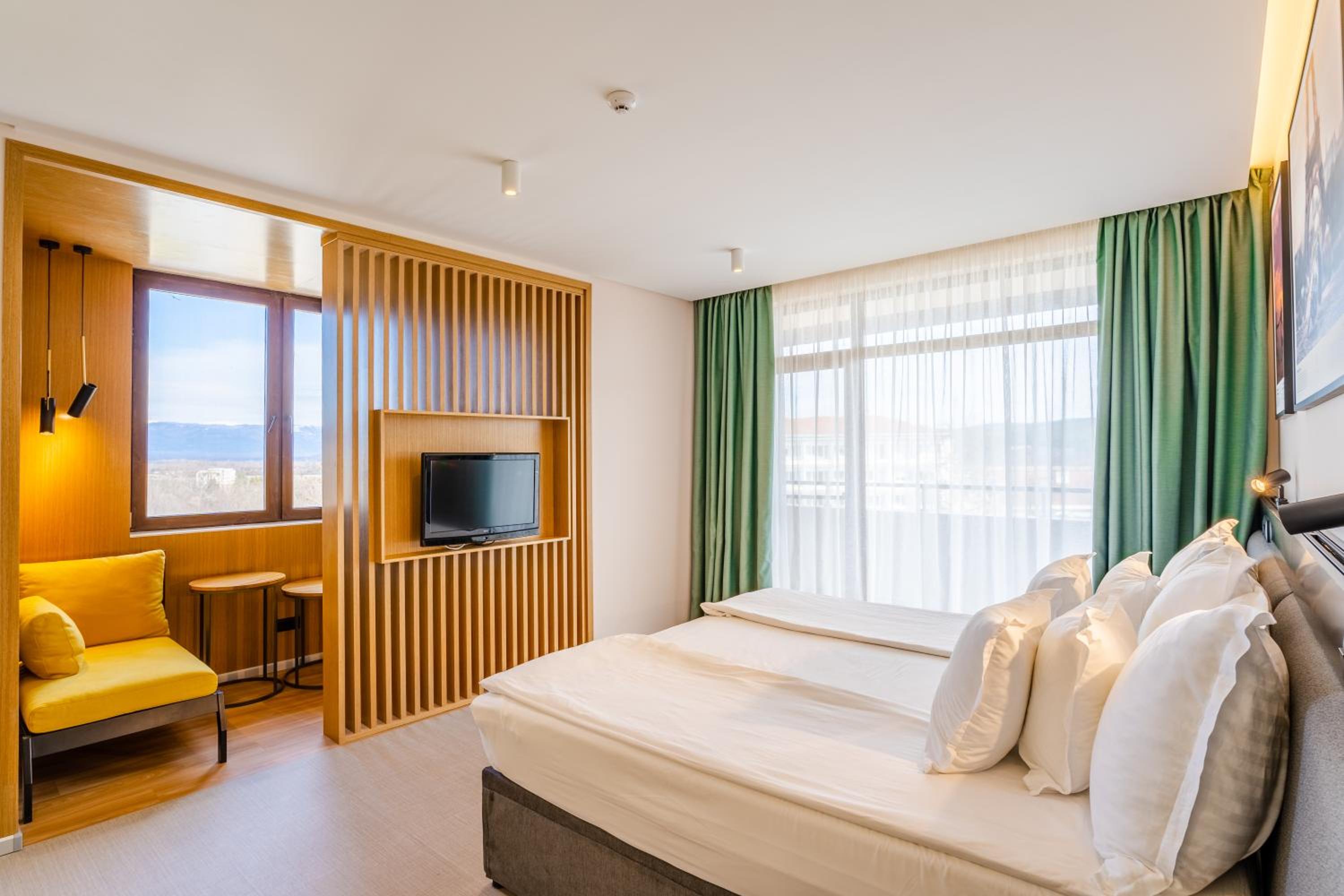 Apartment with Pool View  - Photo 4
