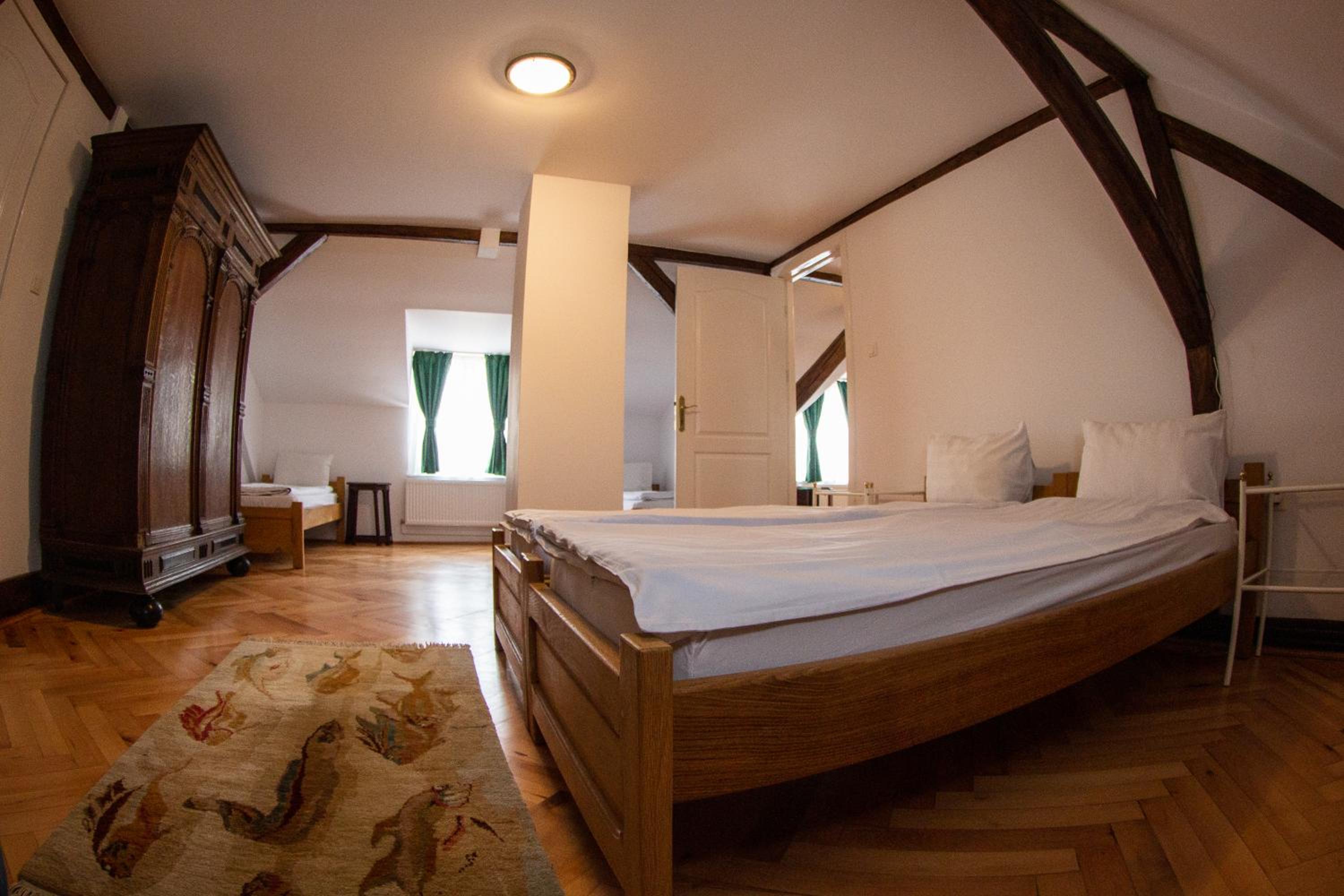 Classic Quadruple Room - Photo 1
