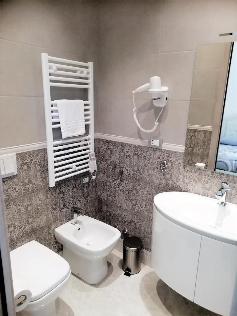 Comfort Triple Room with Shower - Photo 3