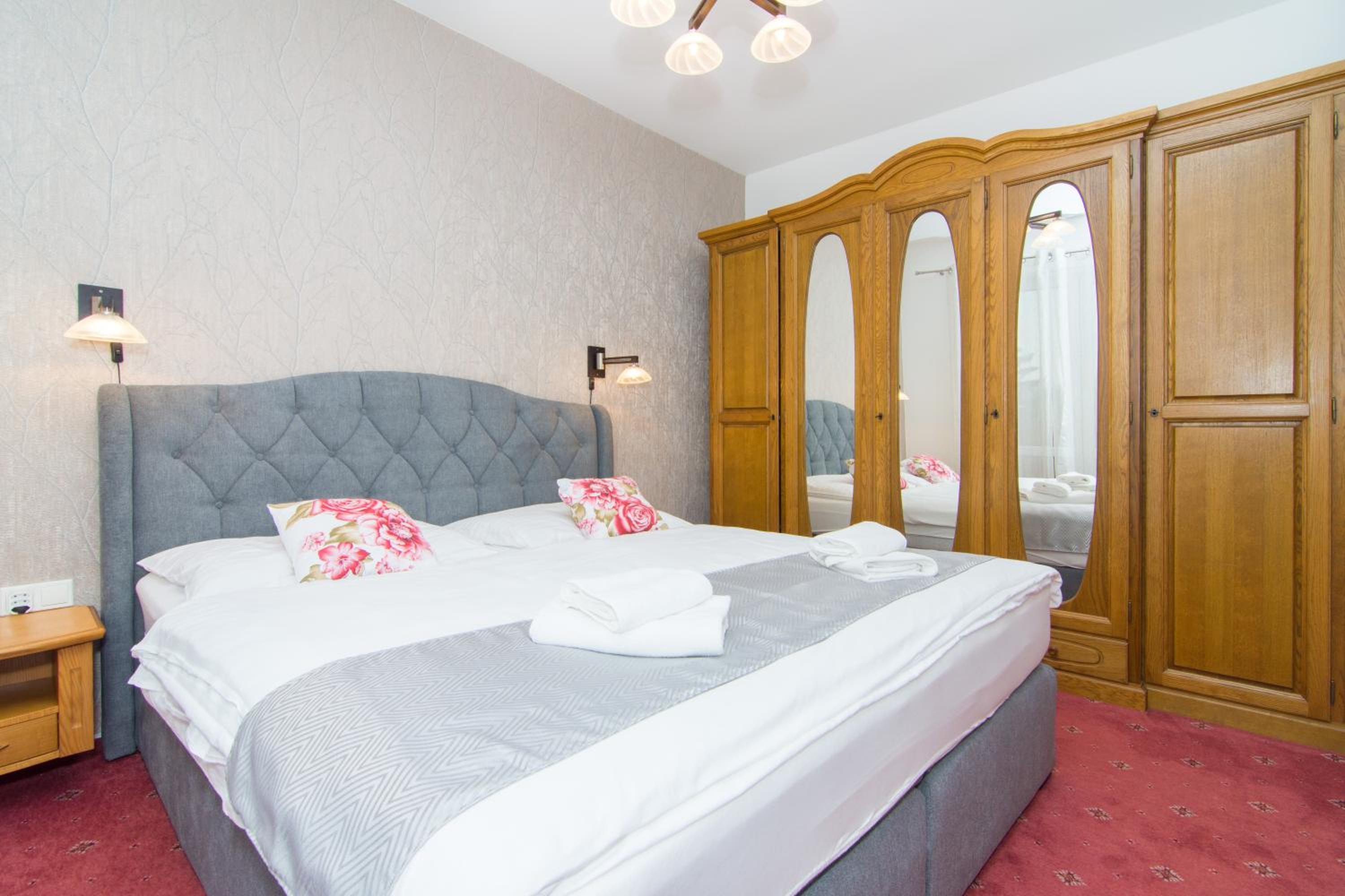 Superior King Suite photo 1