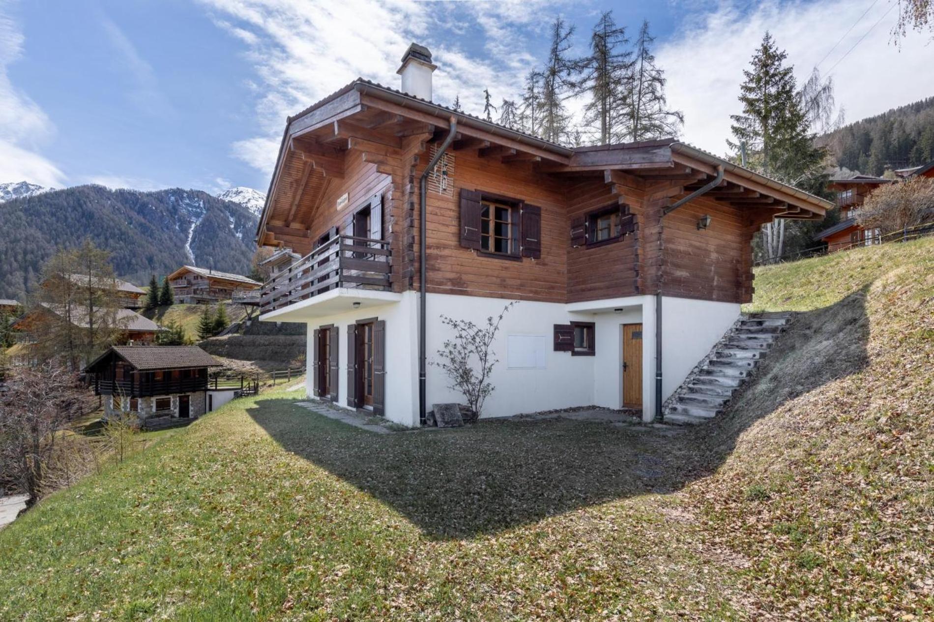 Three-Bedroom House - Photo 11