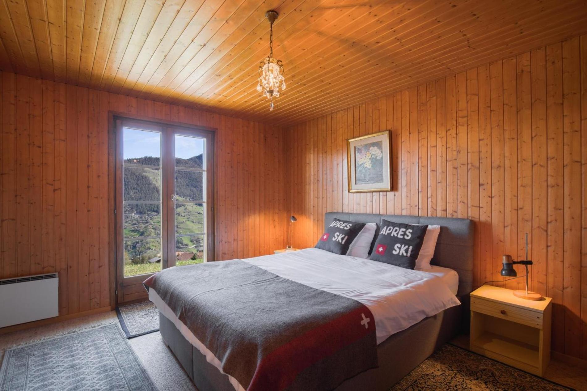 Three-Bedroom House - Photo 6