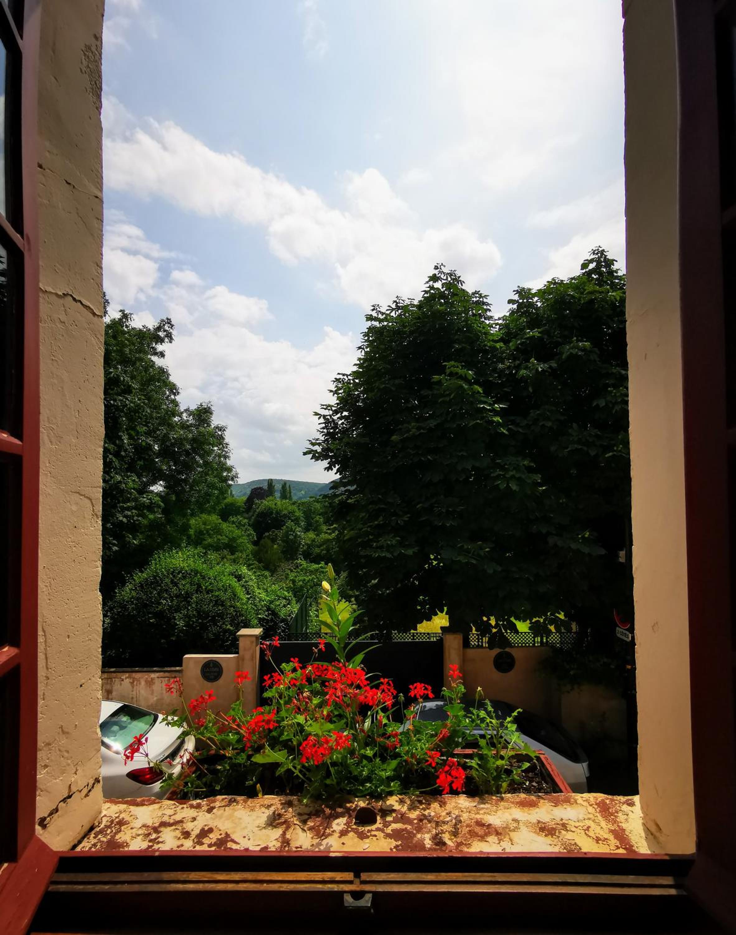 Budget Double Room With External Bathroom And Toilet - Photo 3