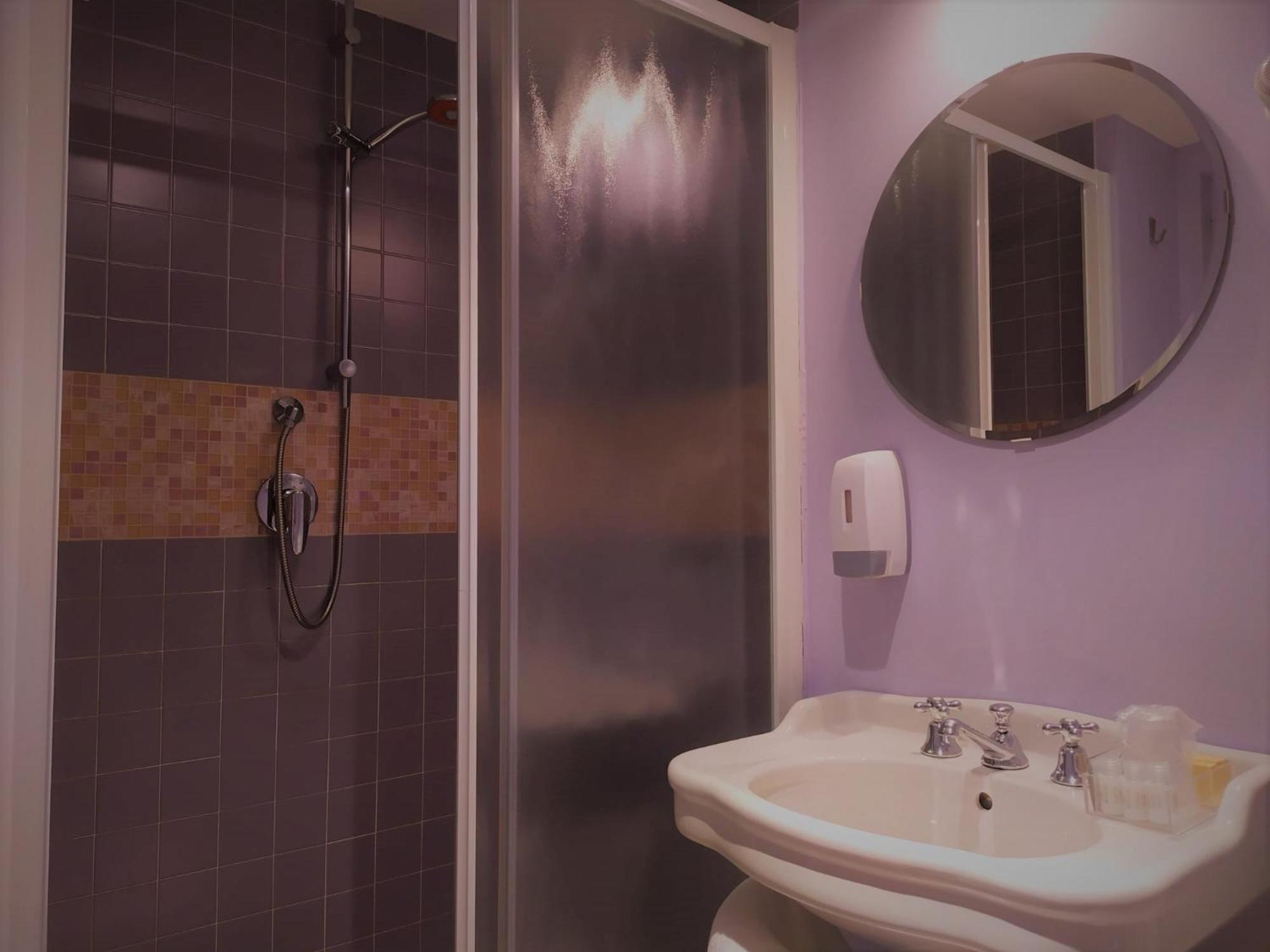Queen Room - Photo 5