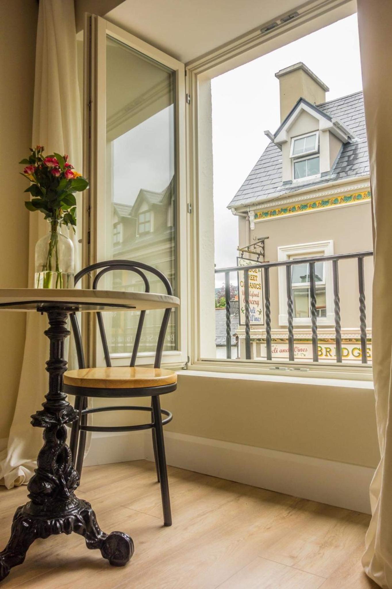 Studio with Balcony - Photo 5