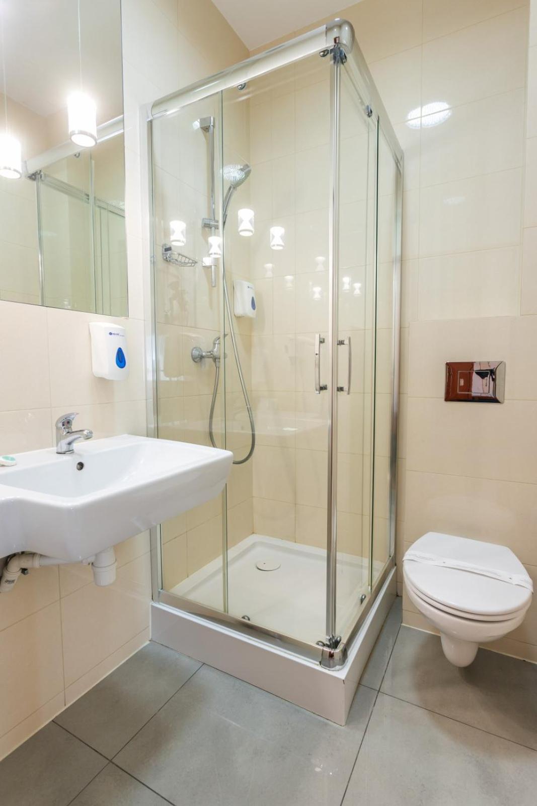 Double Room - Photo 10