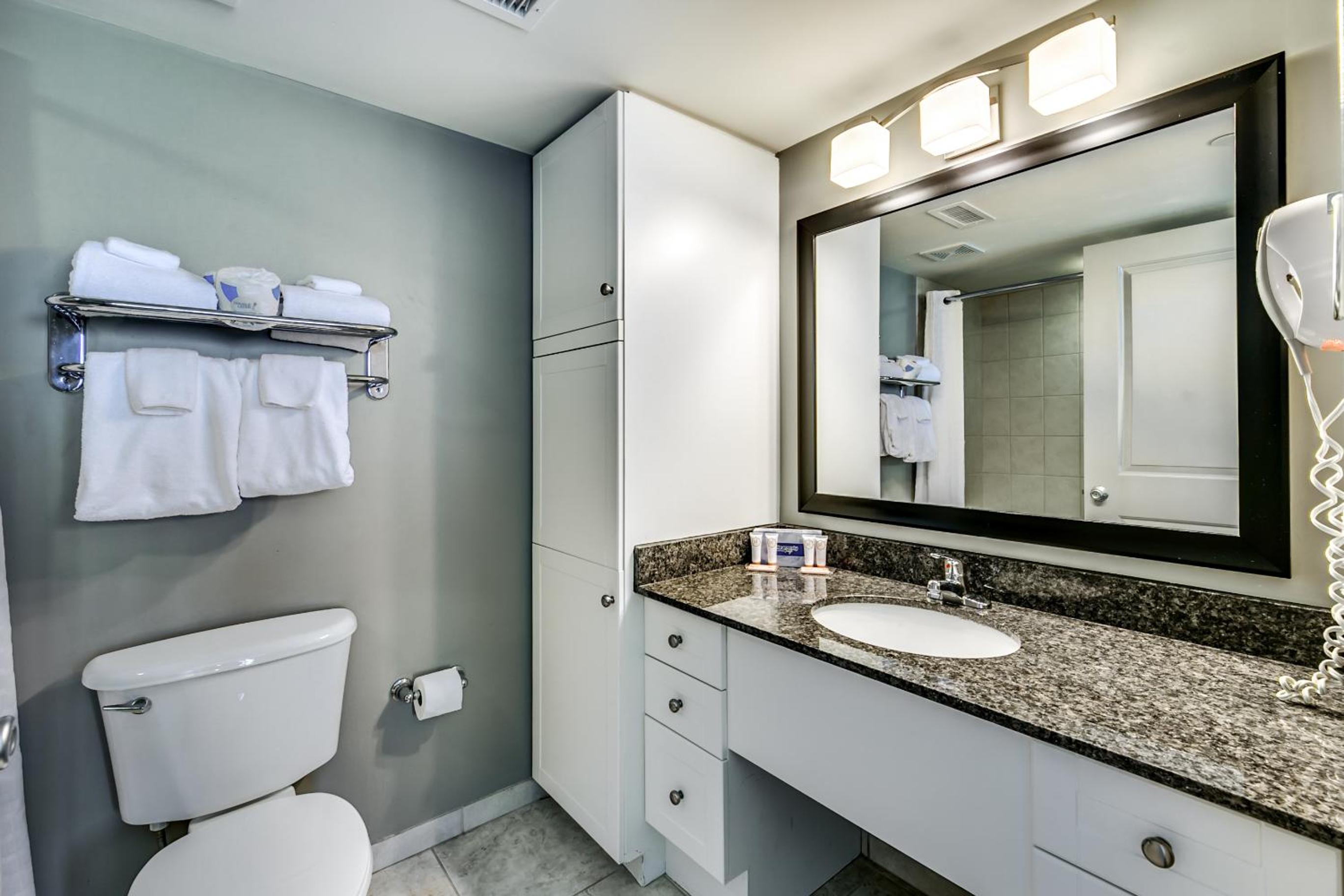 Two-Bedroom Suite photo 3