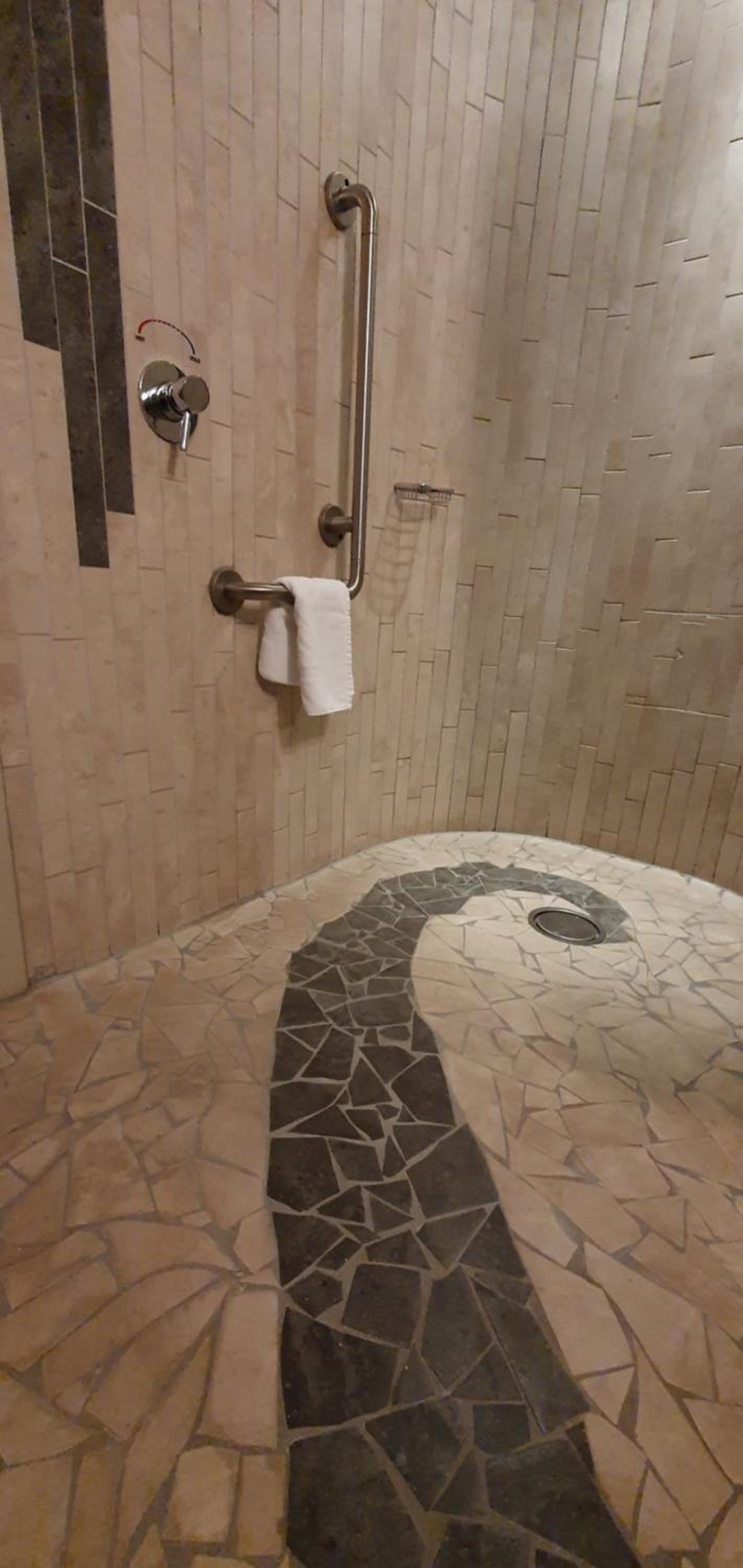 Double or Twin Room - Disability Access - Photo 8