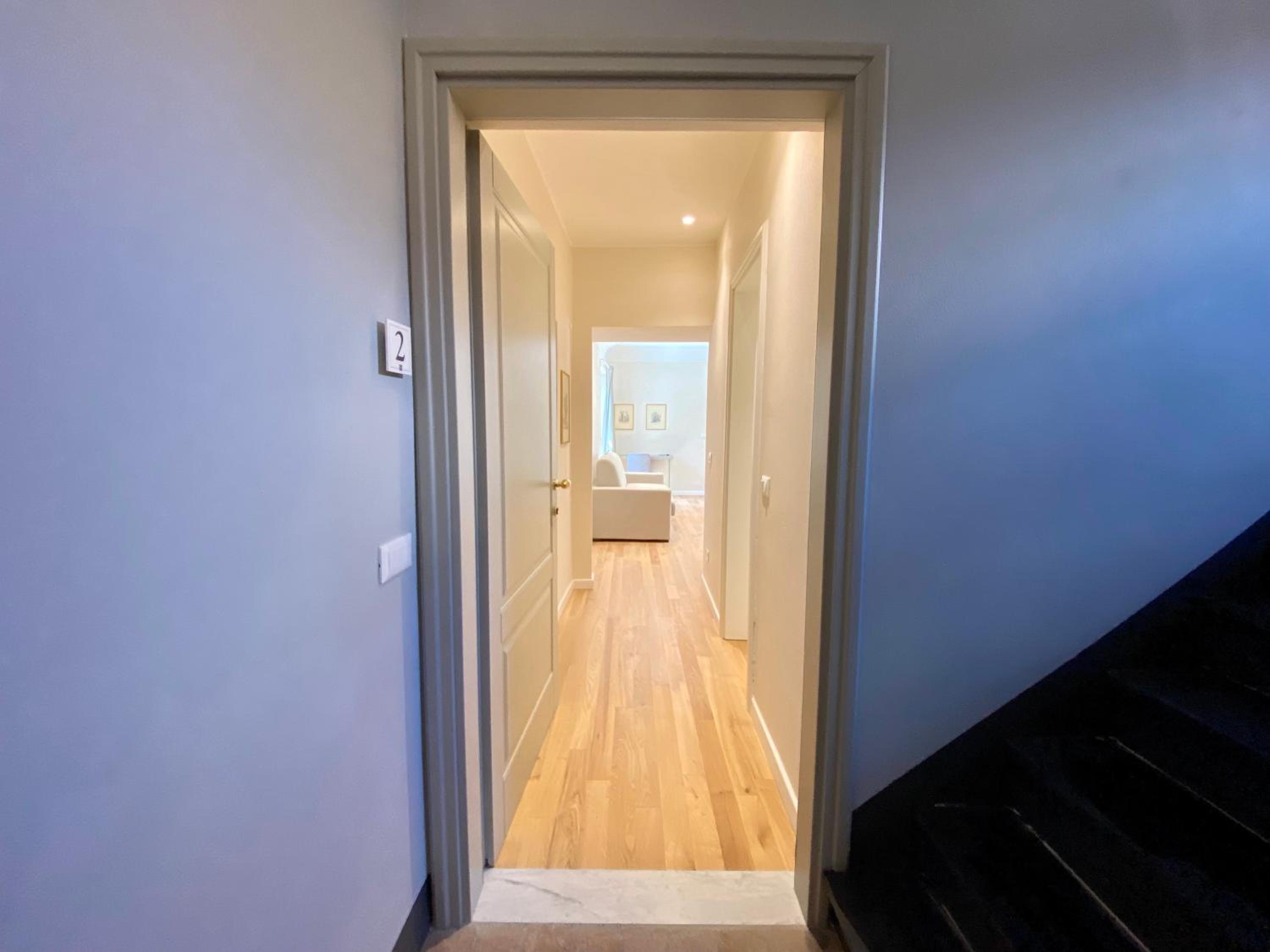 Suite - Photo 26