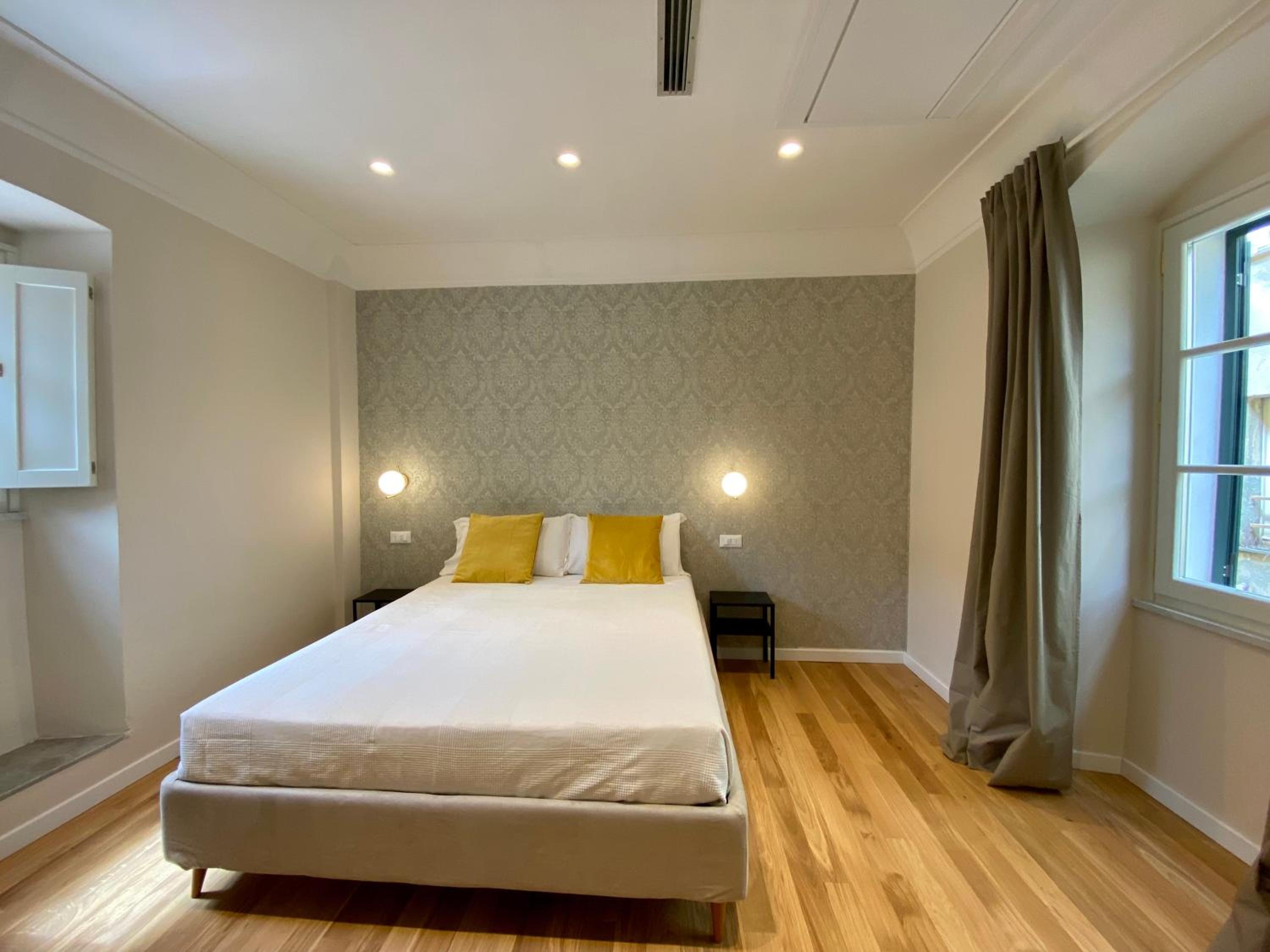 Suite - Photo 18