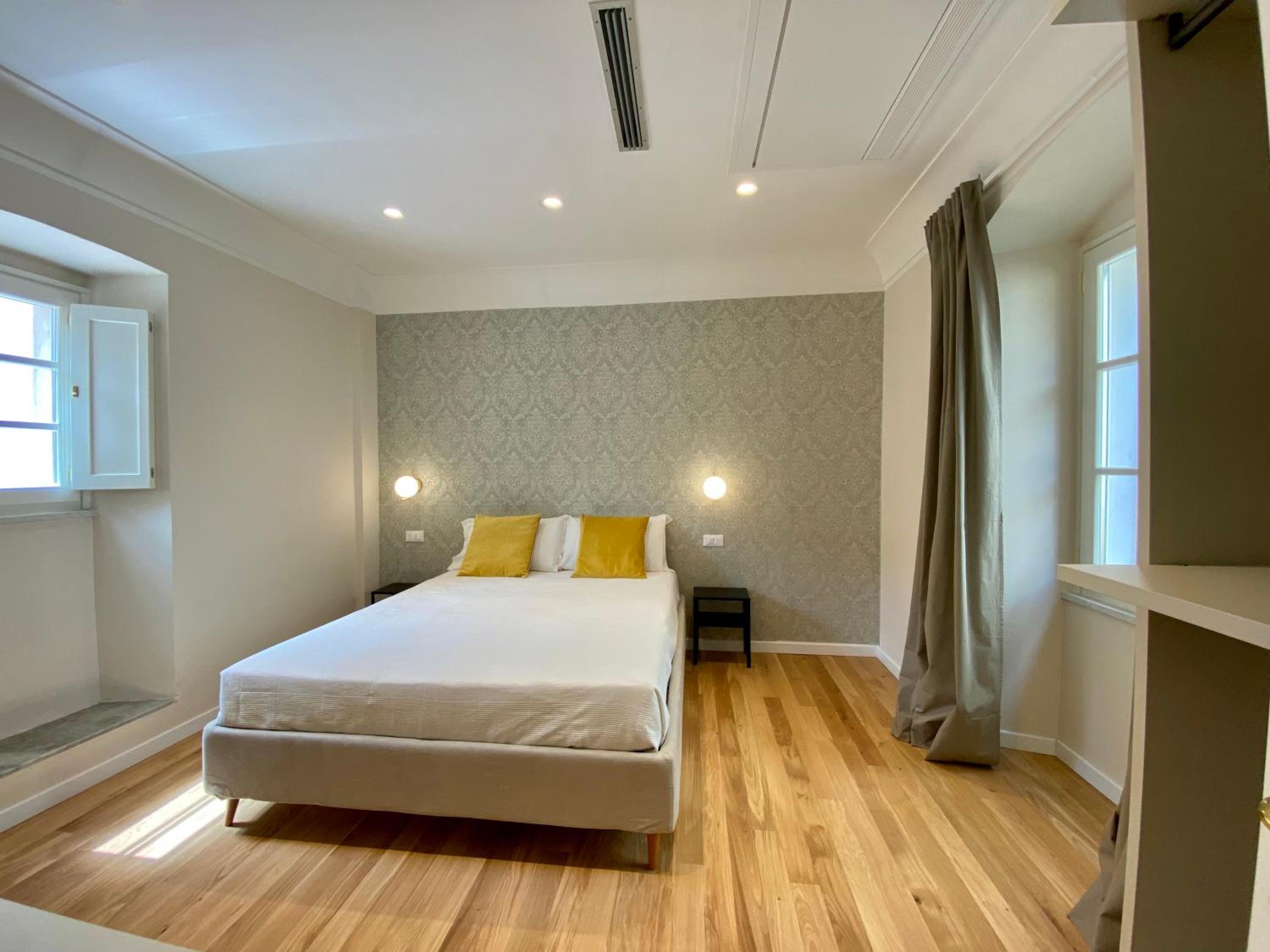 Suite - Photo 16