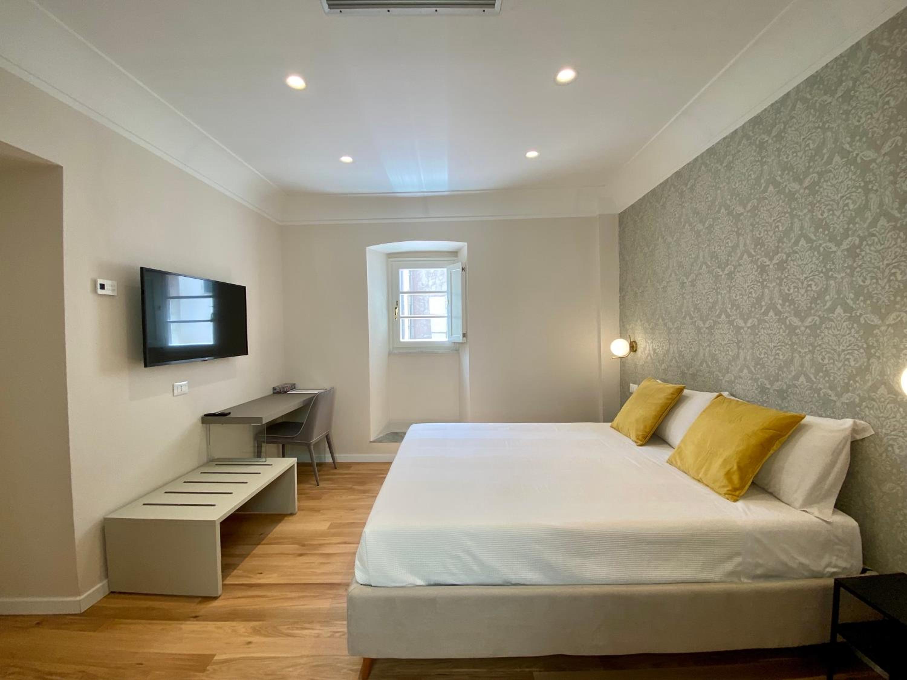 Suite - Photo 2