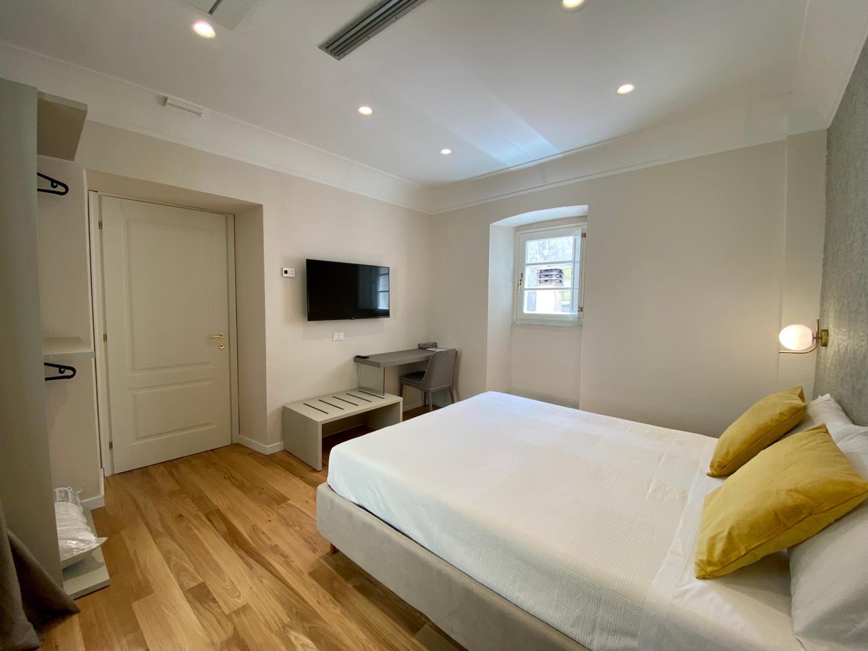 Suite - Photo 12