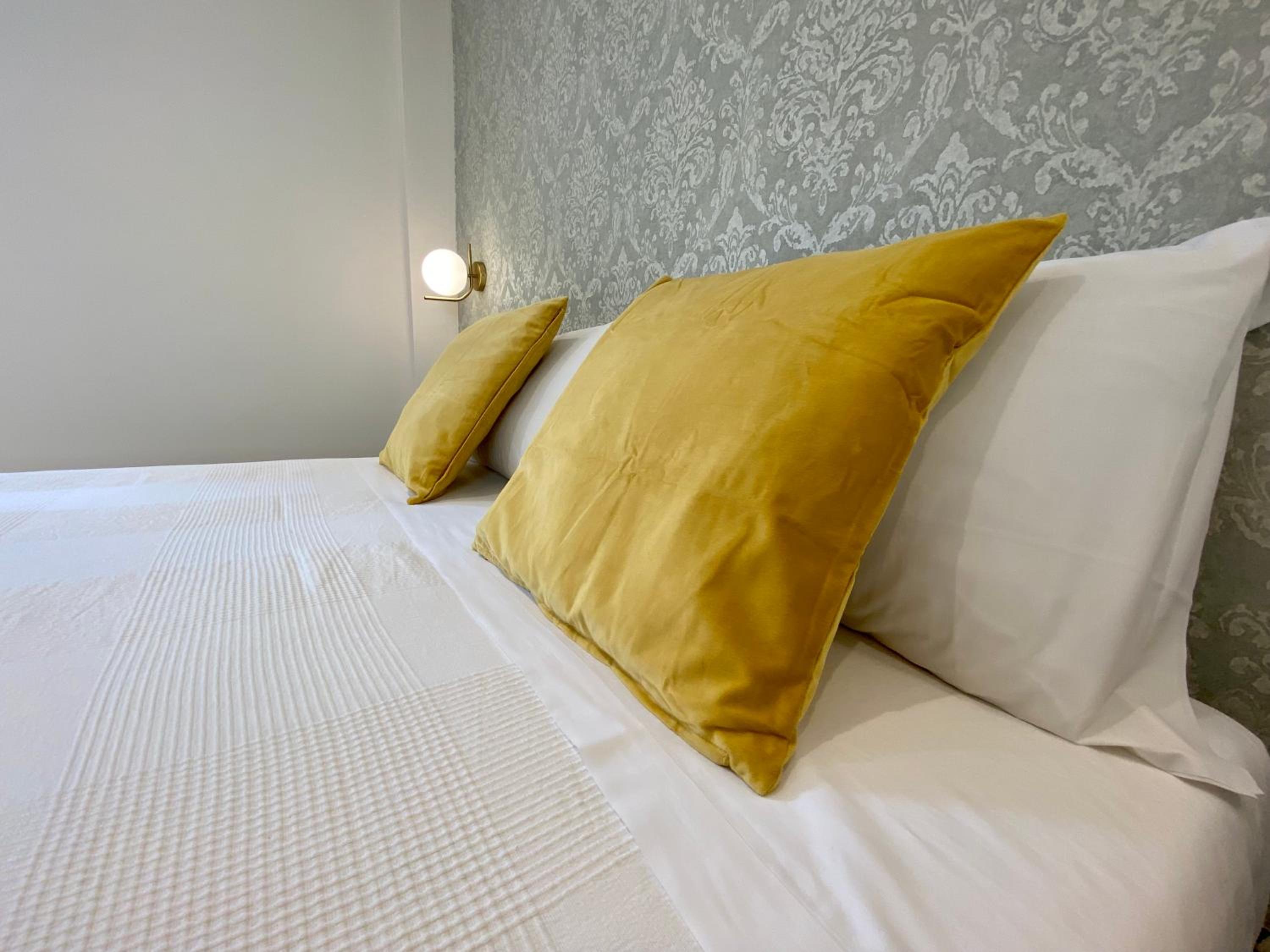 Suite - Photo 9
