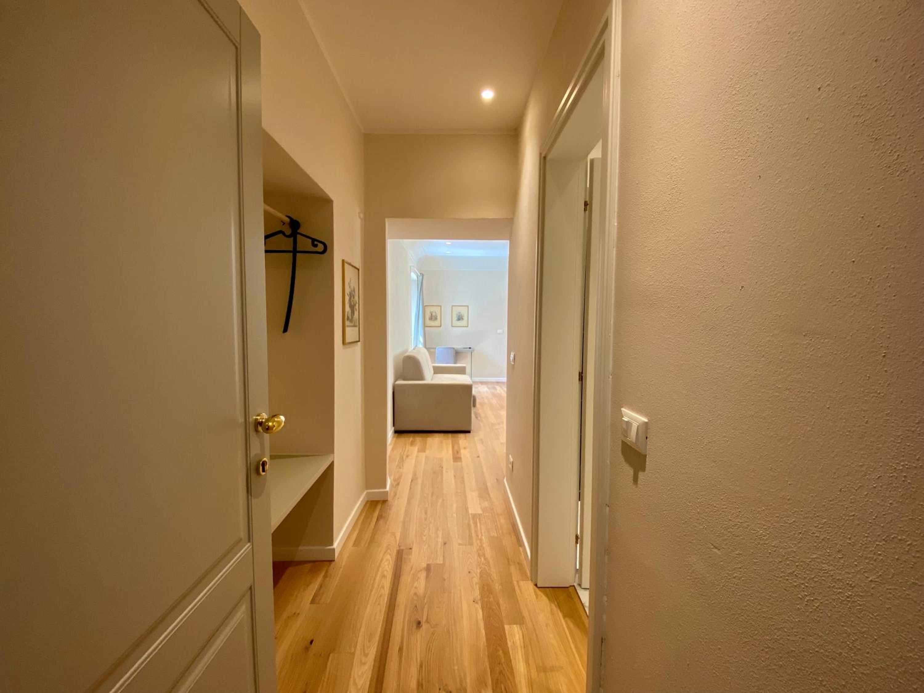 Suite - Photo 28