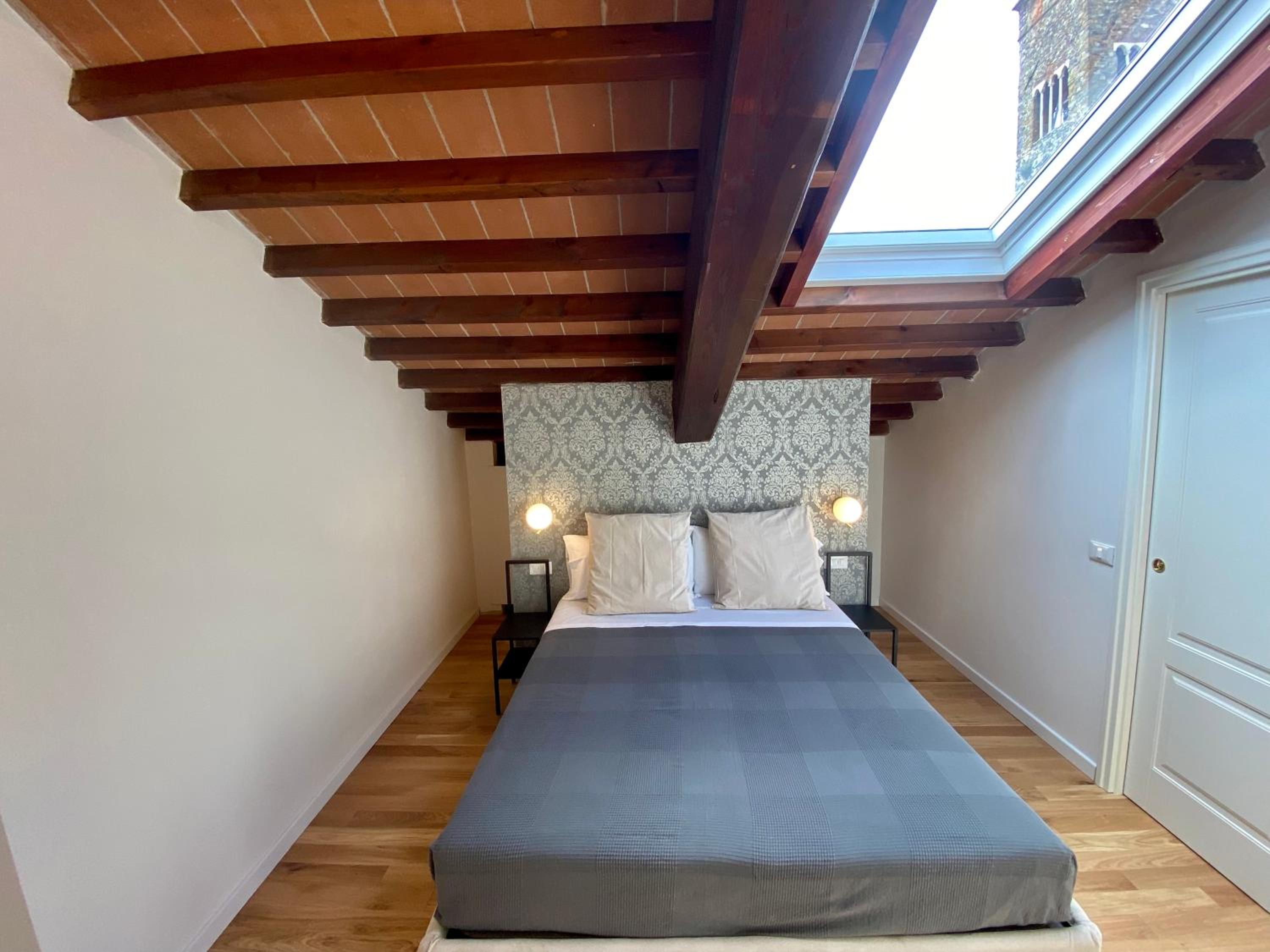 Double Room with Private Bathroom - Photo 1