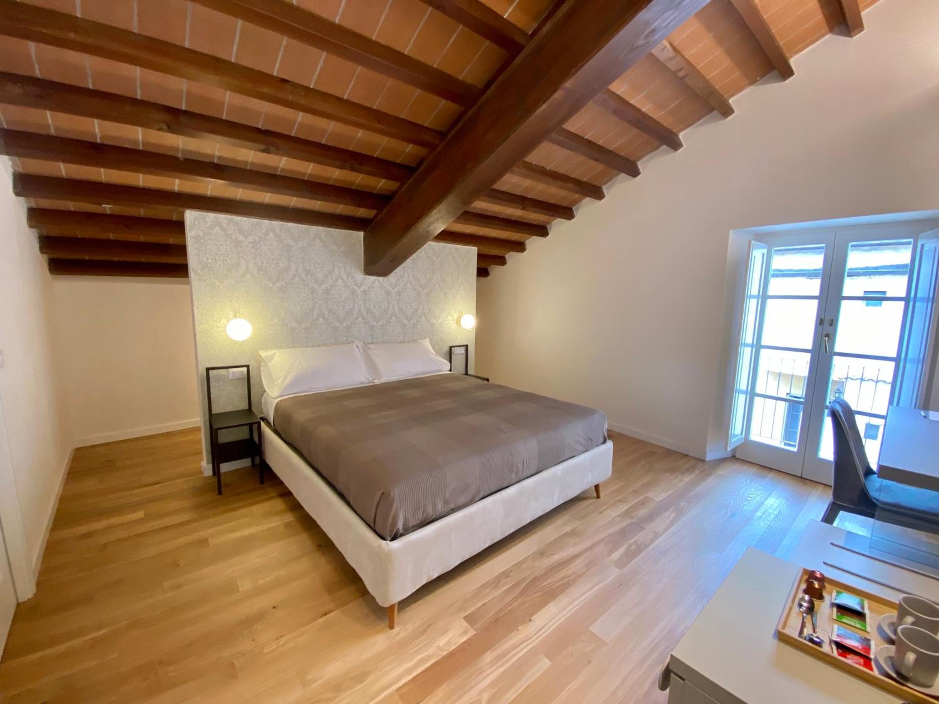 Double Room with Balcony - Photo 1