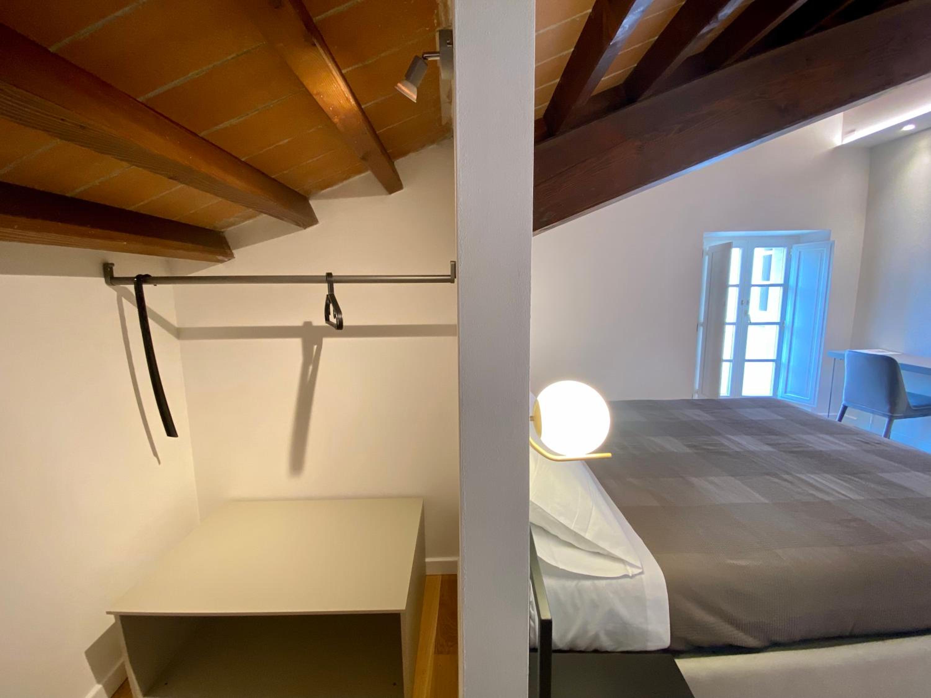 Double Room with Balcony - Photo 3