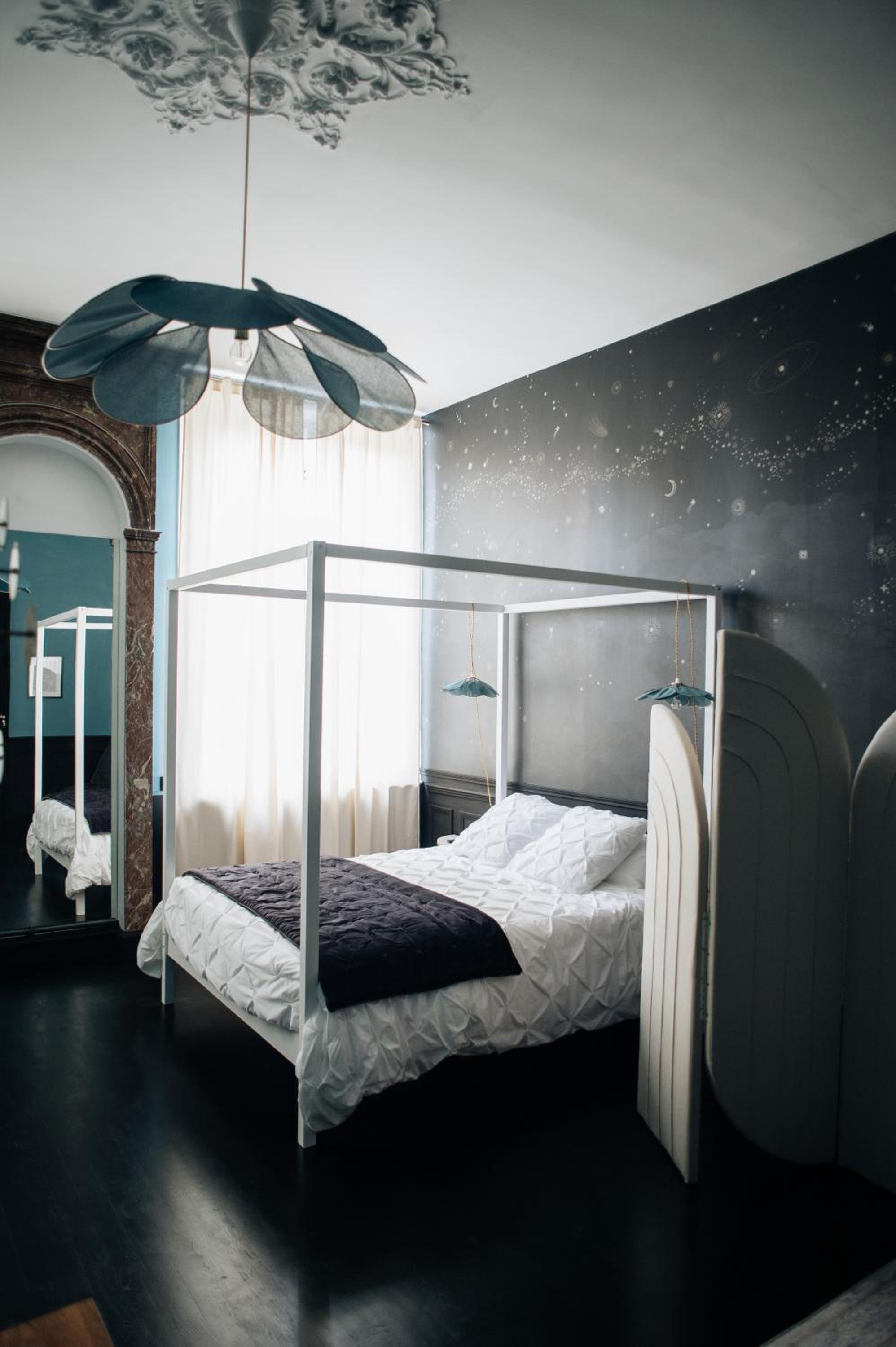 Suite - Cosmos - Photo 1