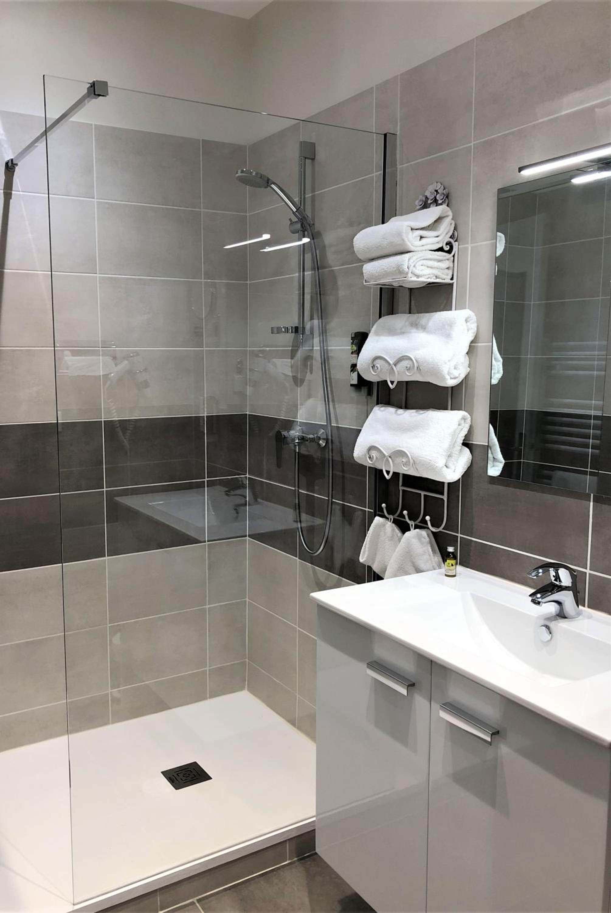 Superior Double Room with River View photo 2