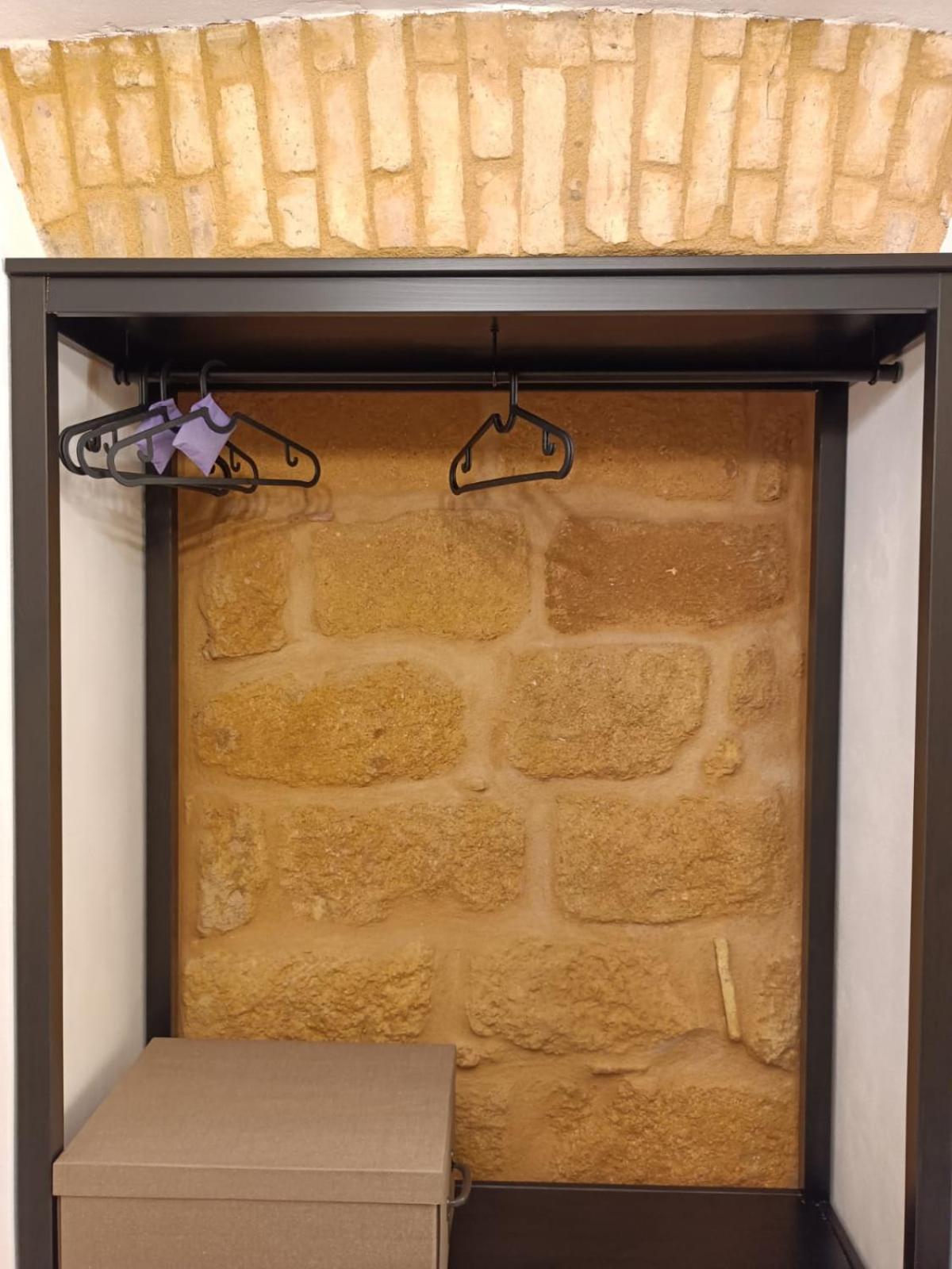 Two-Bedroom House - Photo 3