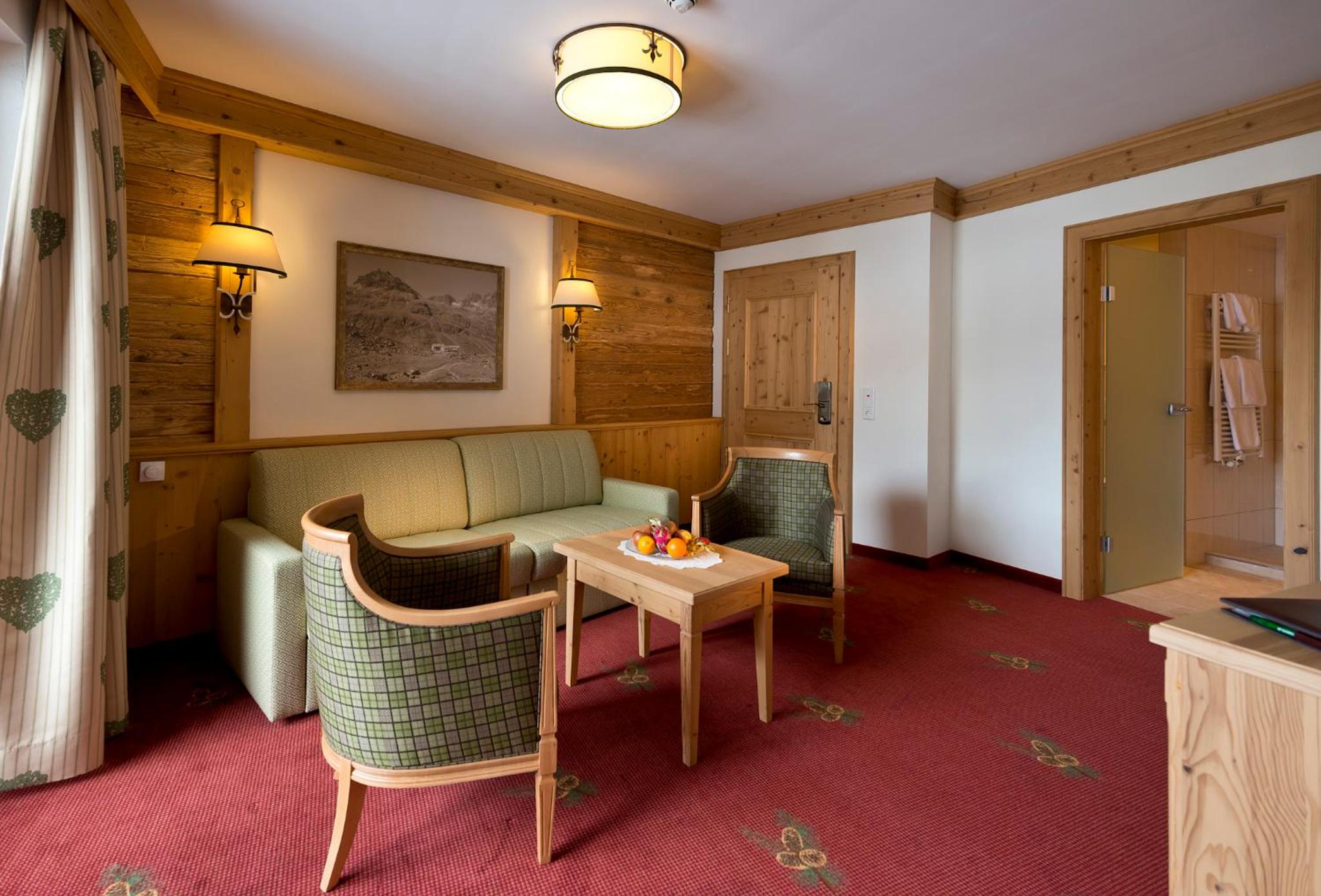 Superior Suite - Photo 3