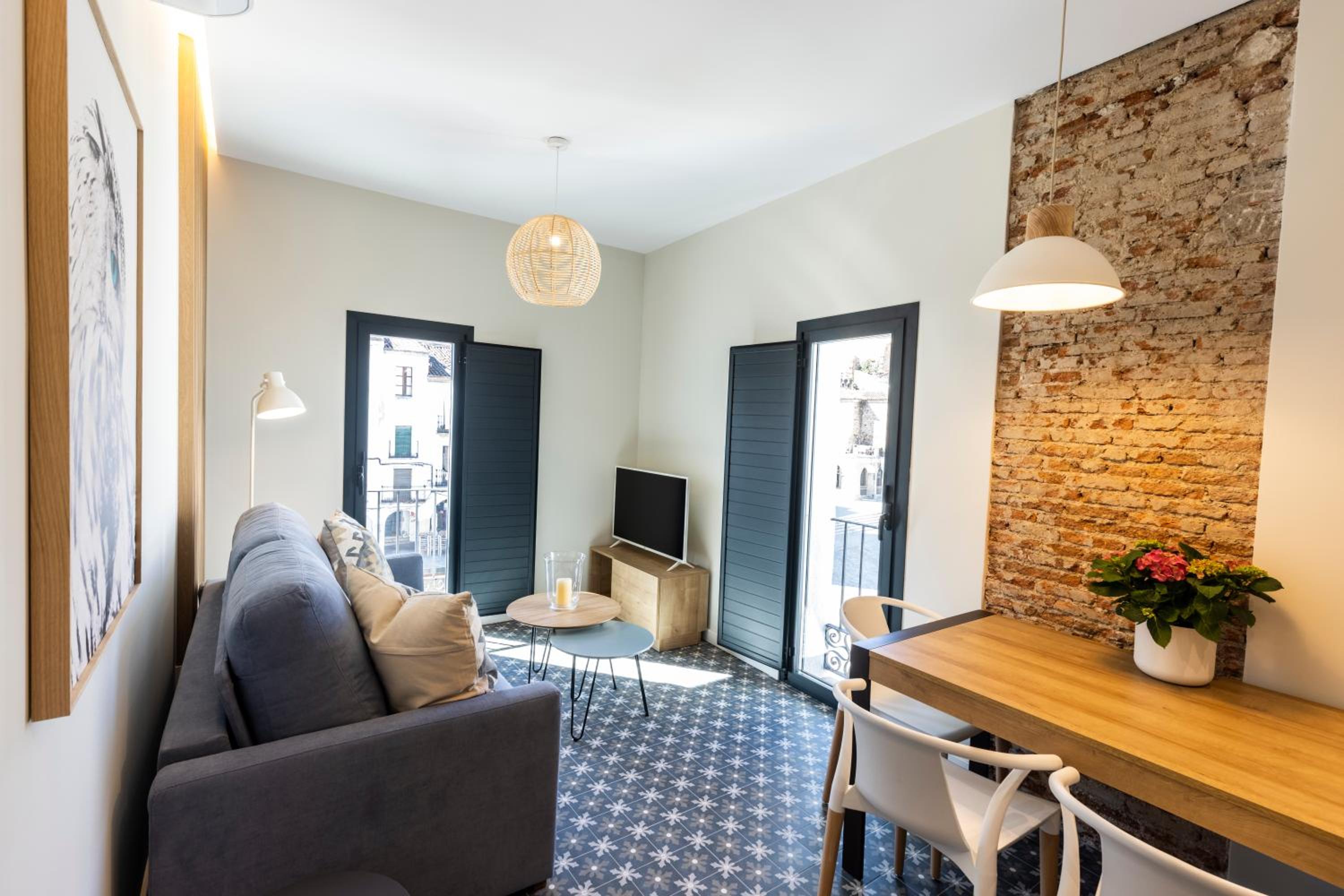 Apartment - Photo 2