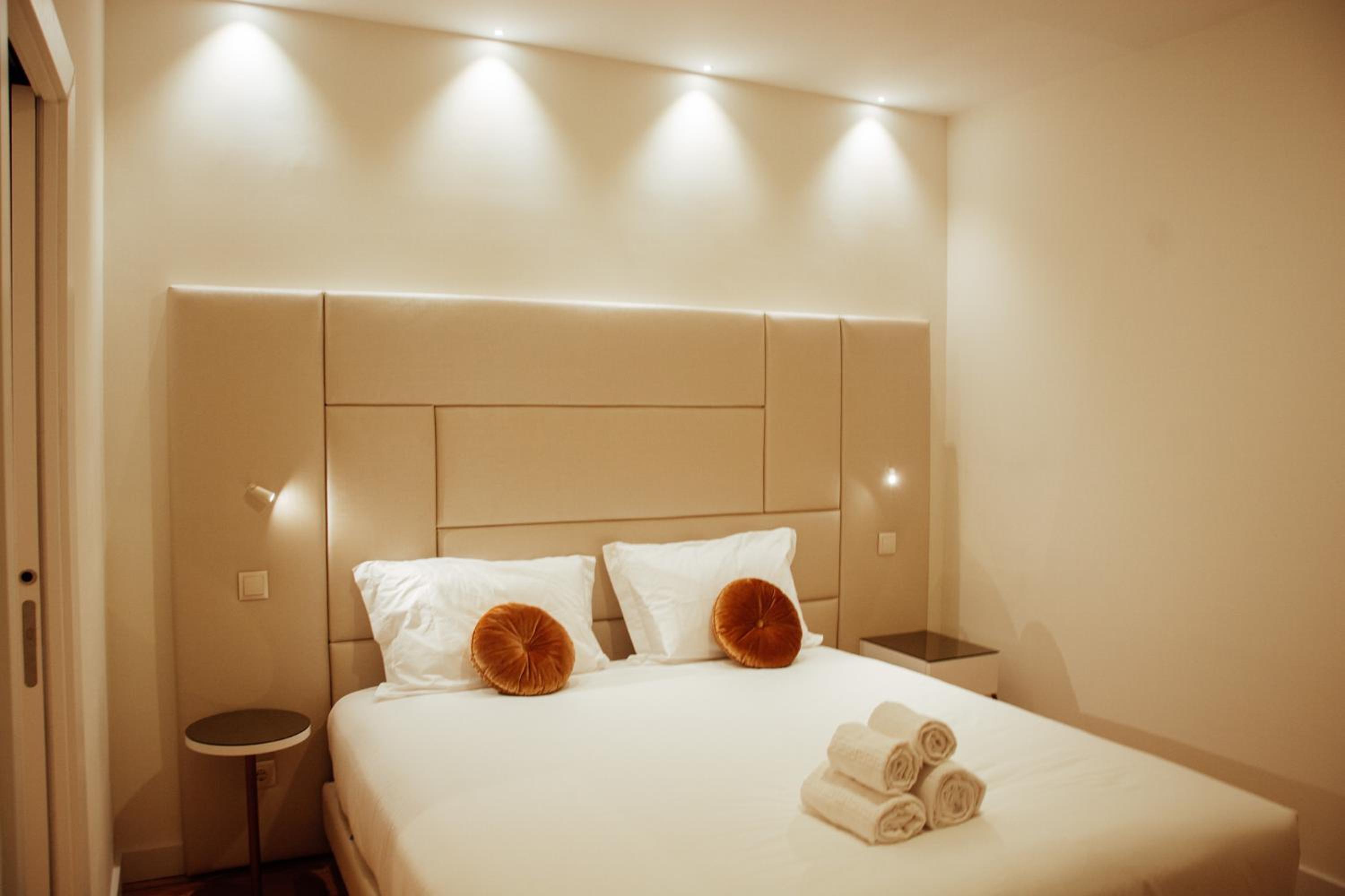 Classic Comfort King Room - Photo 10