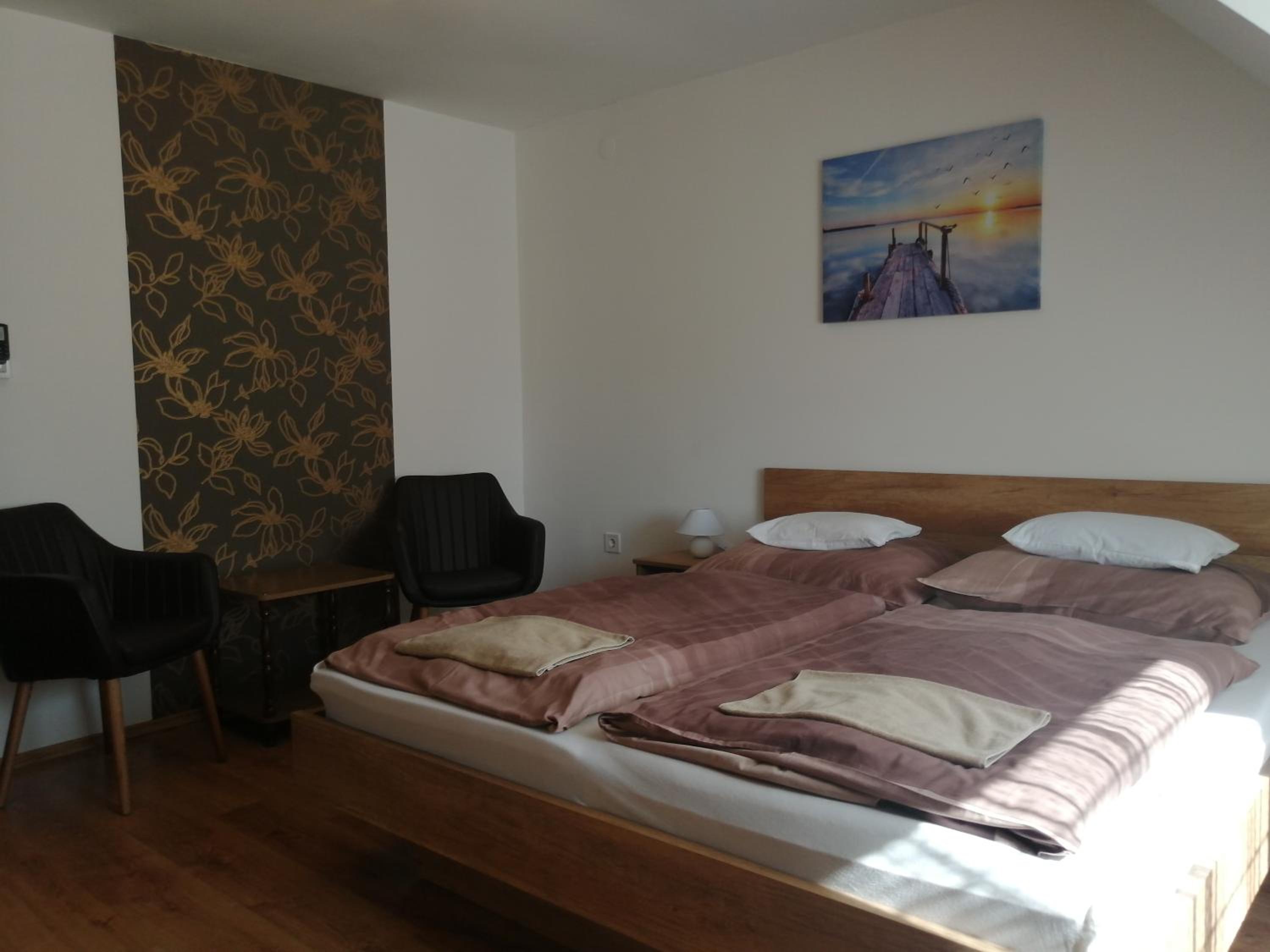 Apartment with Balcony photo 3
