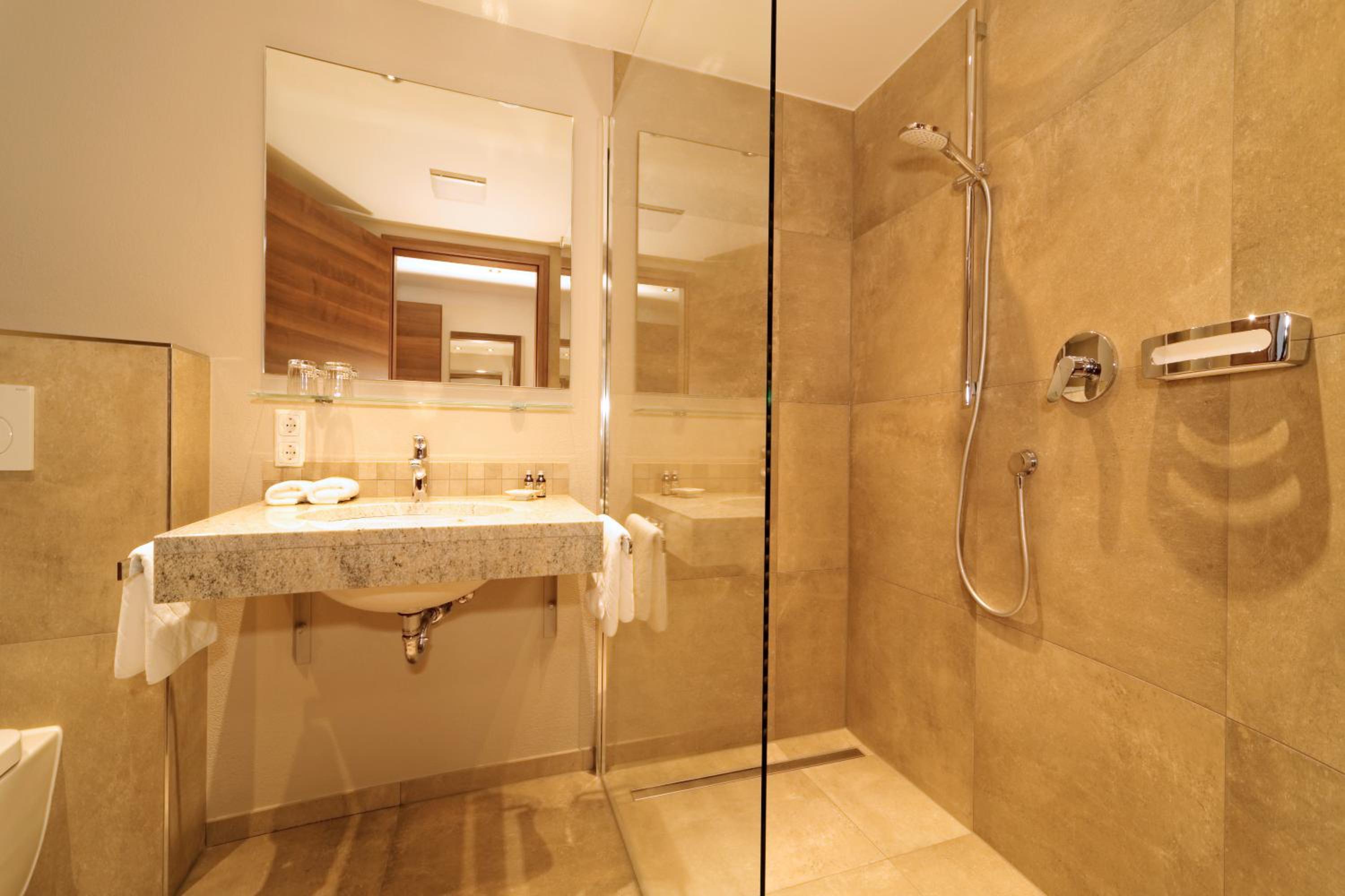 Premium Double Room - Photo 9