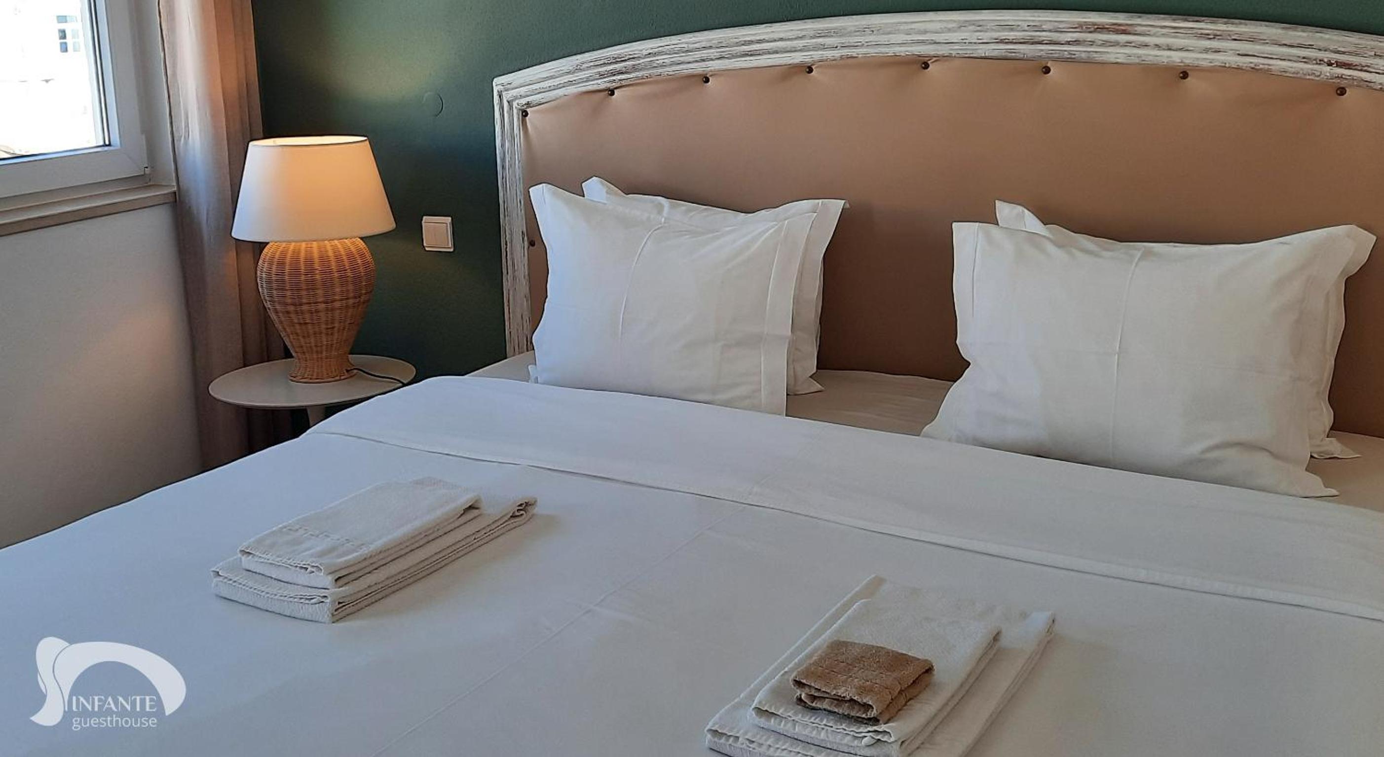Double Room With Side Sea View And Private Bathroom photo 1