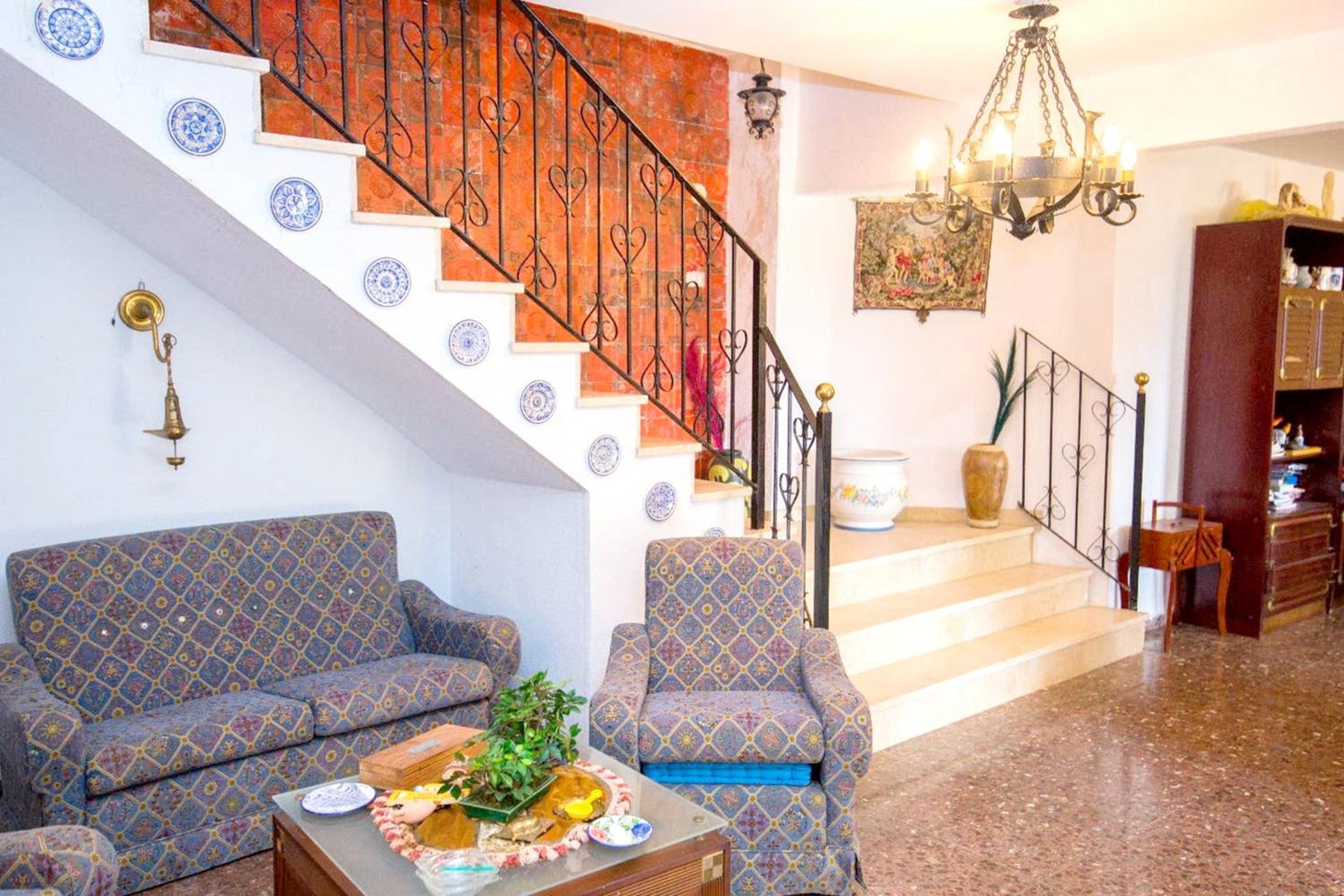 Five-Bedroom Villa photo 3