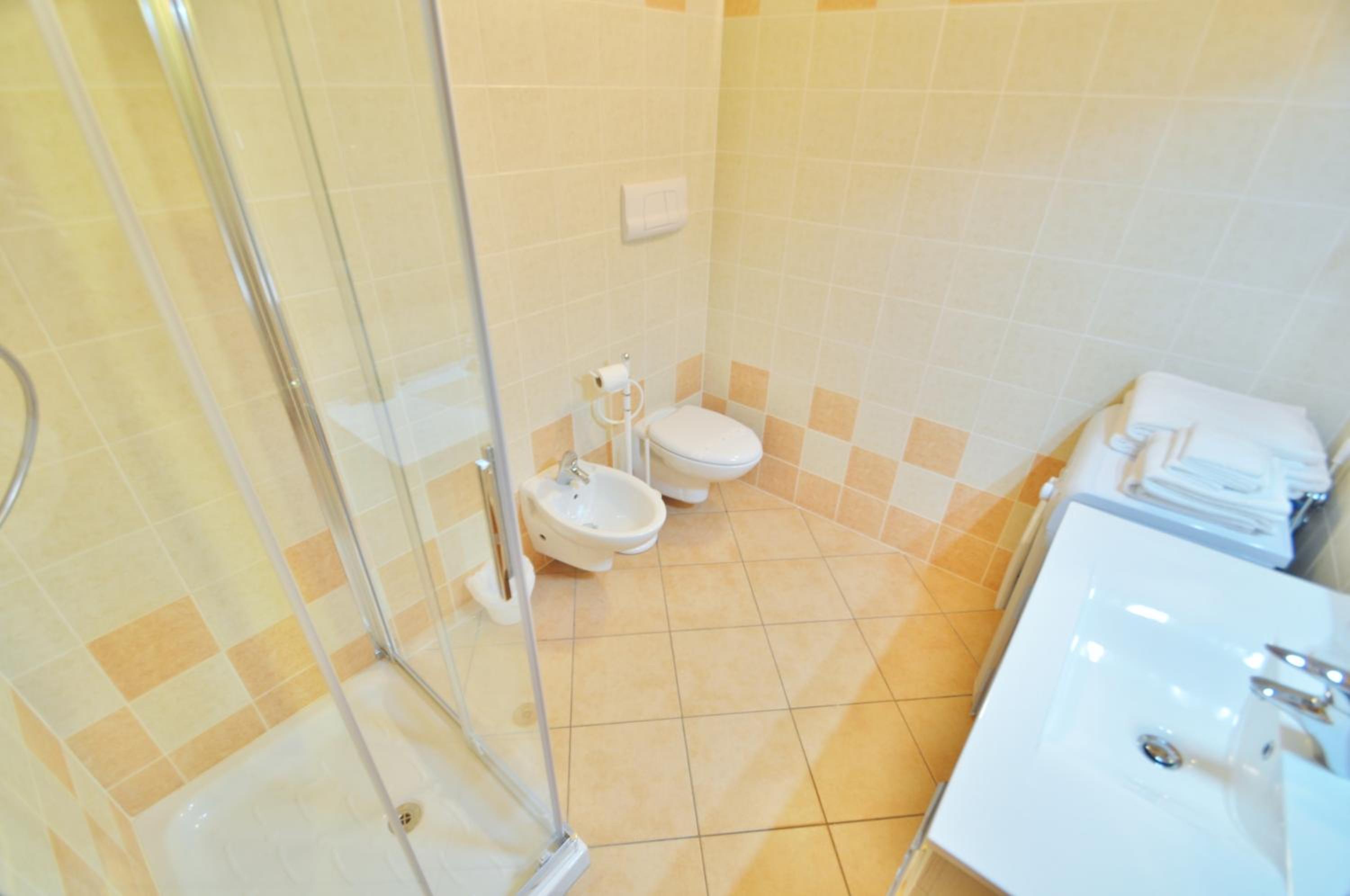 One-Bedroom Apartment (4 Adults) - Separate Building photo 2