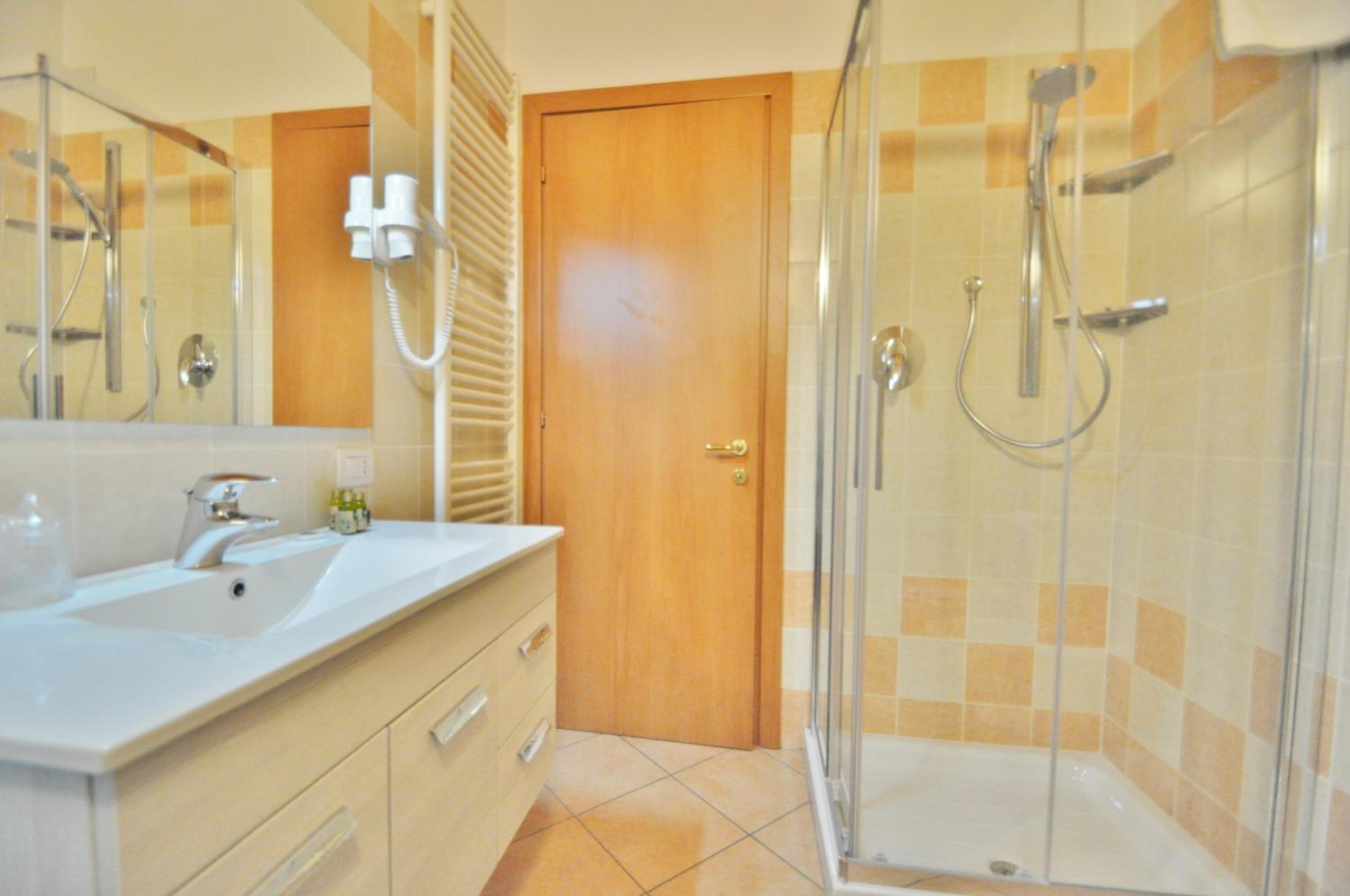 One-Bedroom Apartment (4 Adults) - Separate Building photo 3