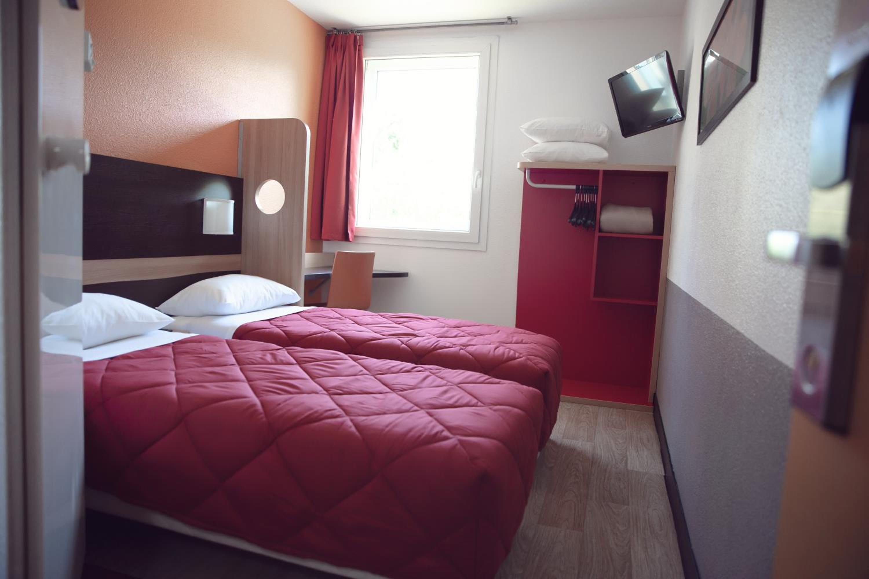 Twin Room - Photo 7