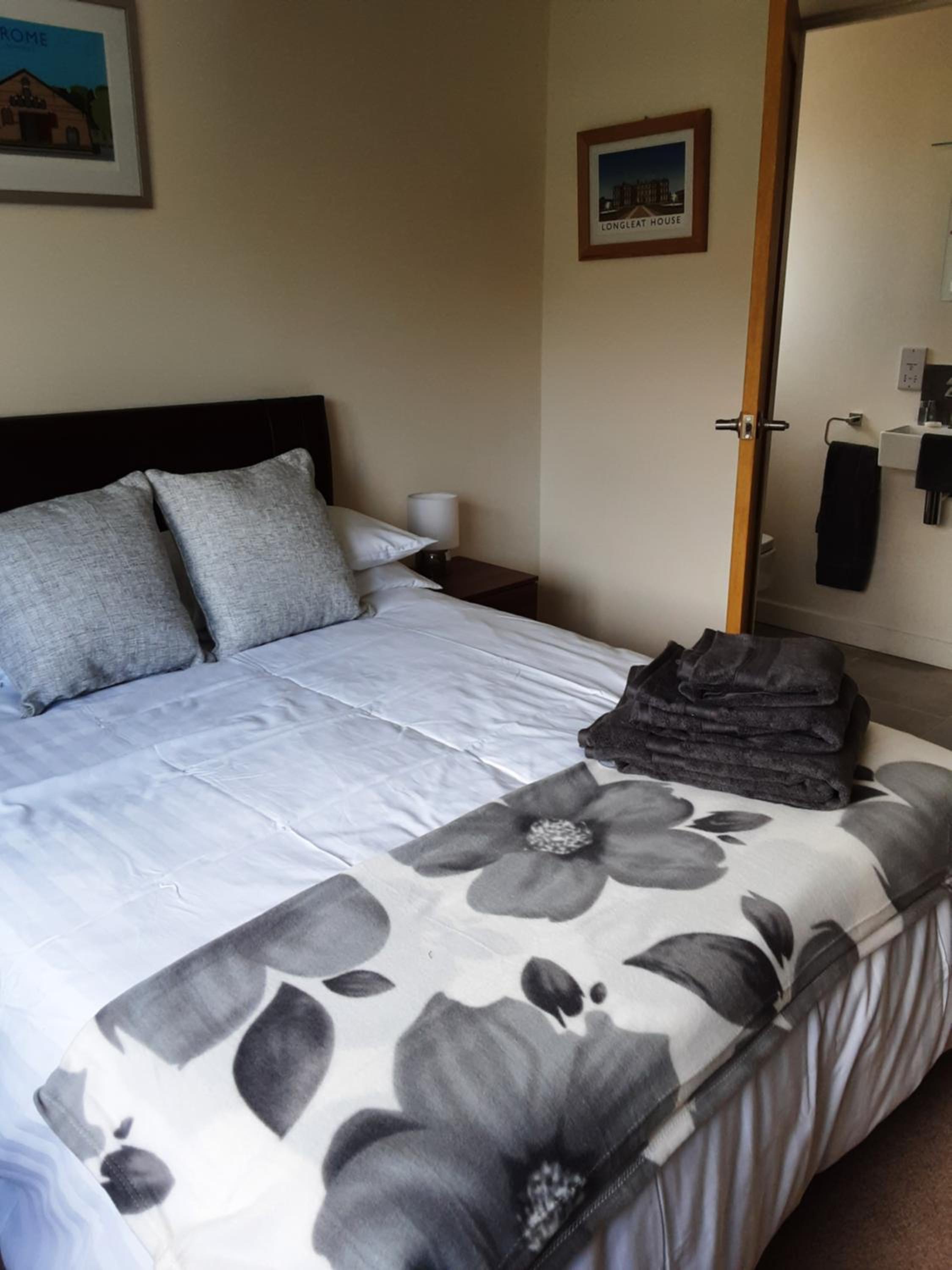 Double Room with Private Bathroom