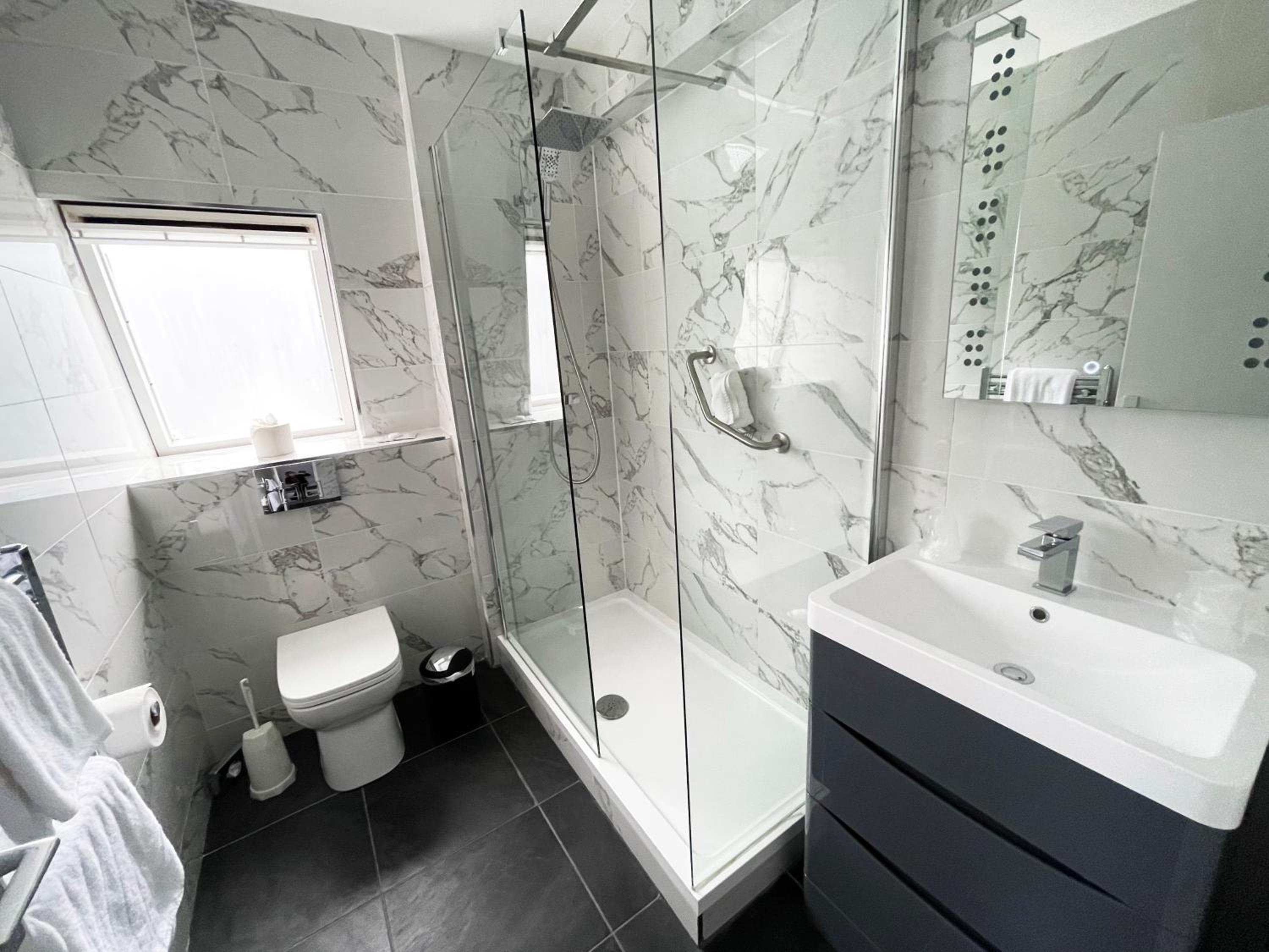 Standard Double Room - Photo 4