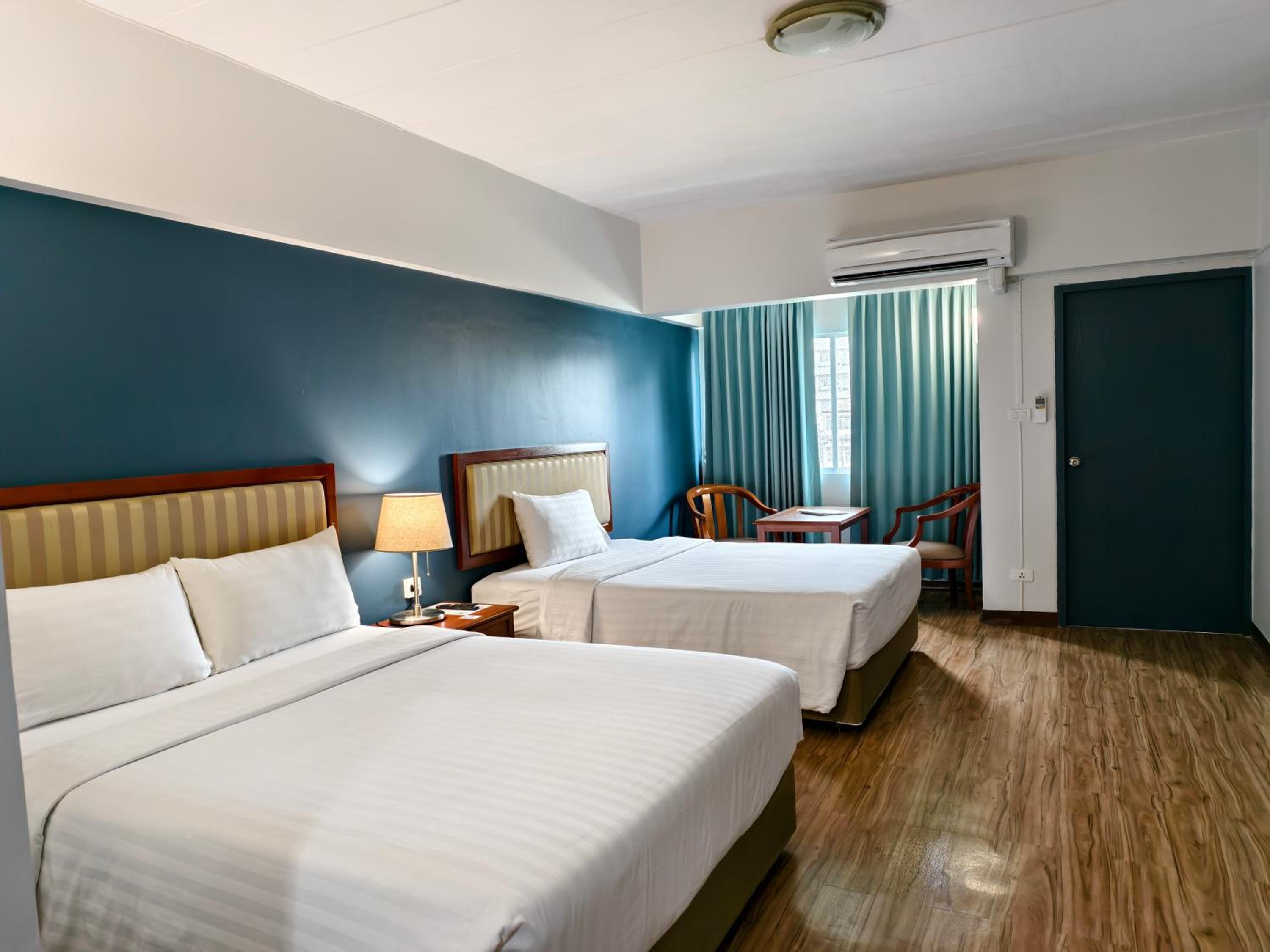 Standard Twin Room photo 2